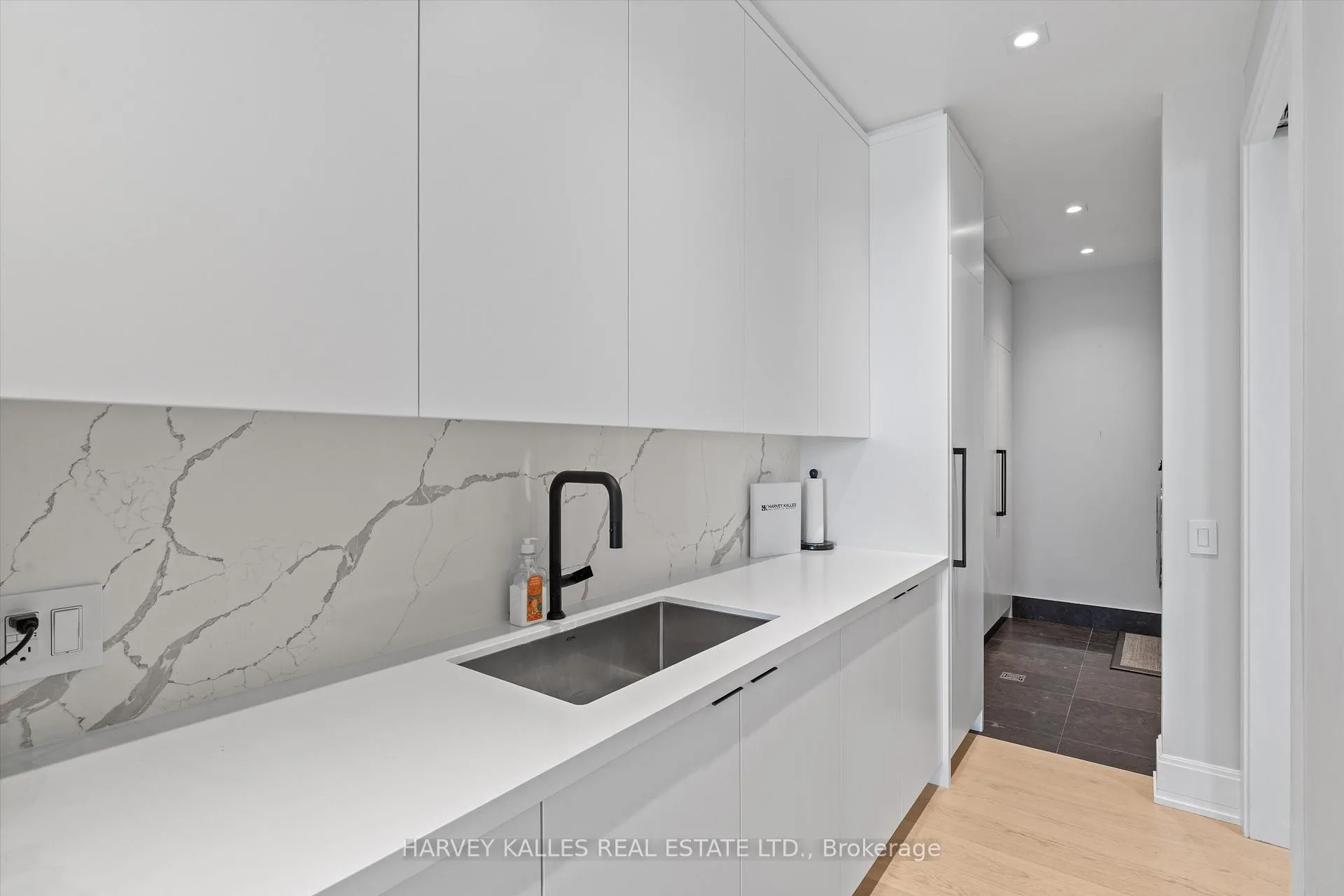 Photo 15 of Unit 703, 355 Bedford Park Avenue, Toronto, Bedford Park-Nortown — HOMEH