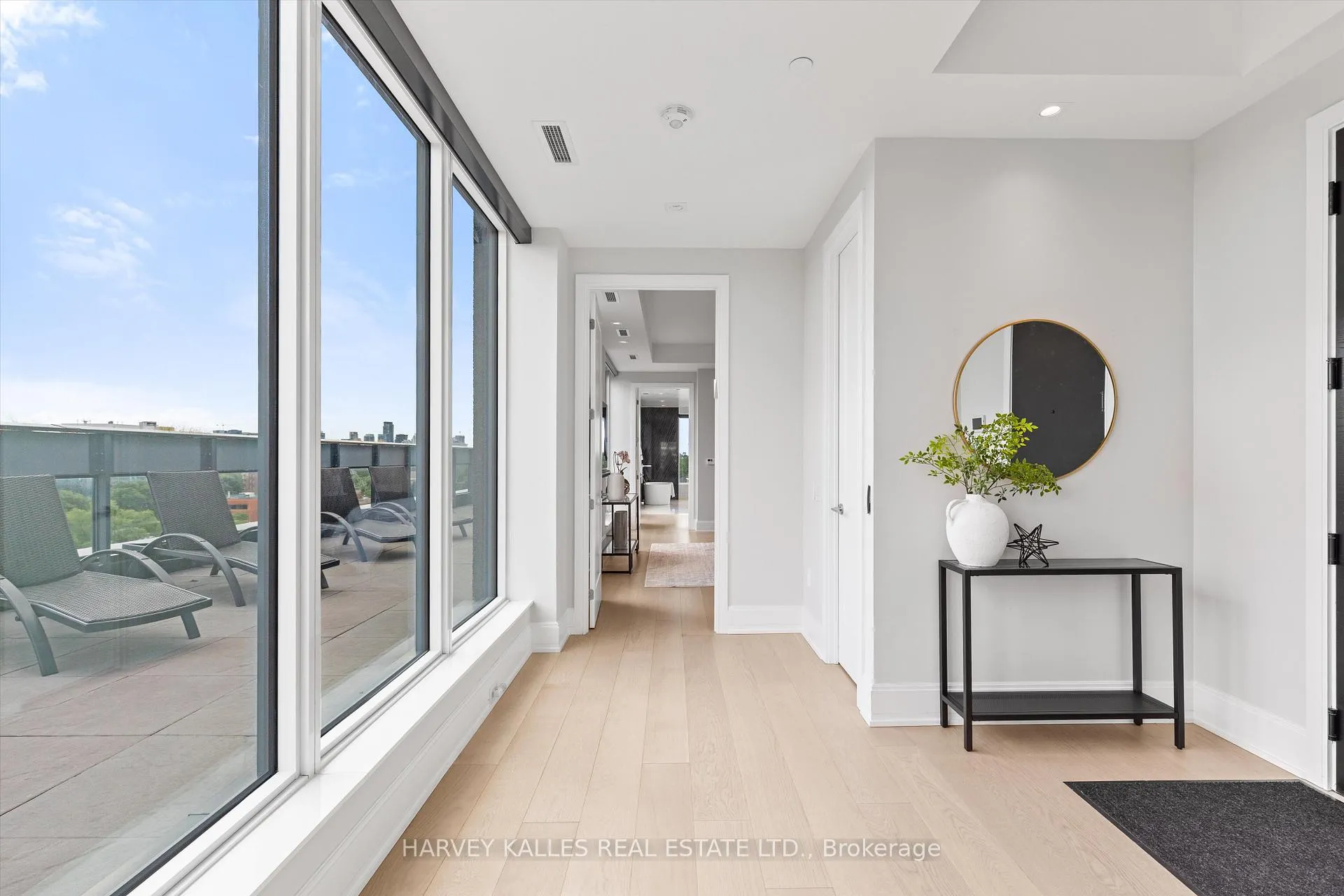 Photo 16 of Unit 703, 355 Bedford Park Avenue, Toronto, Bedford Park-Nortown — HOMEH