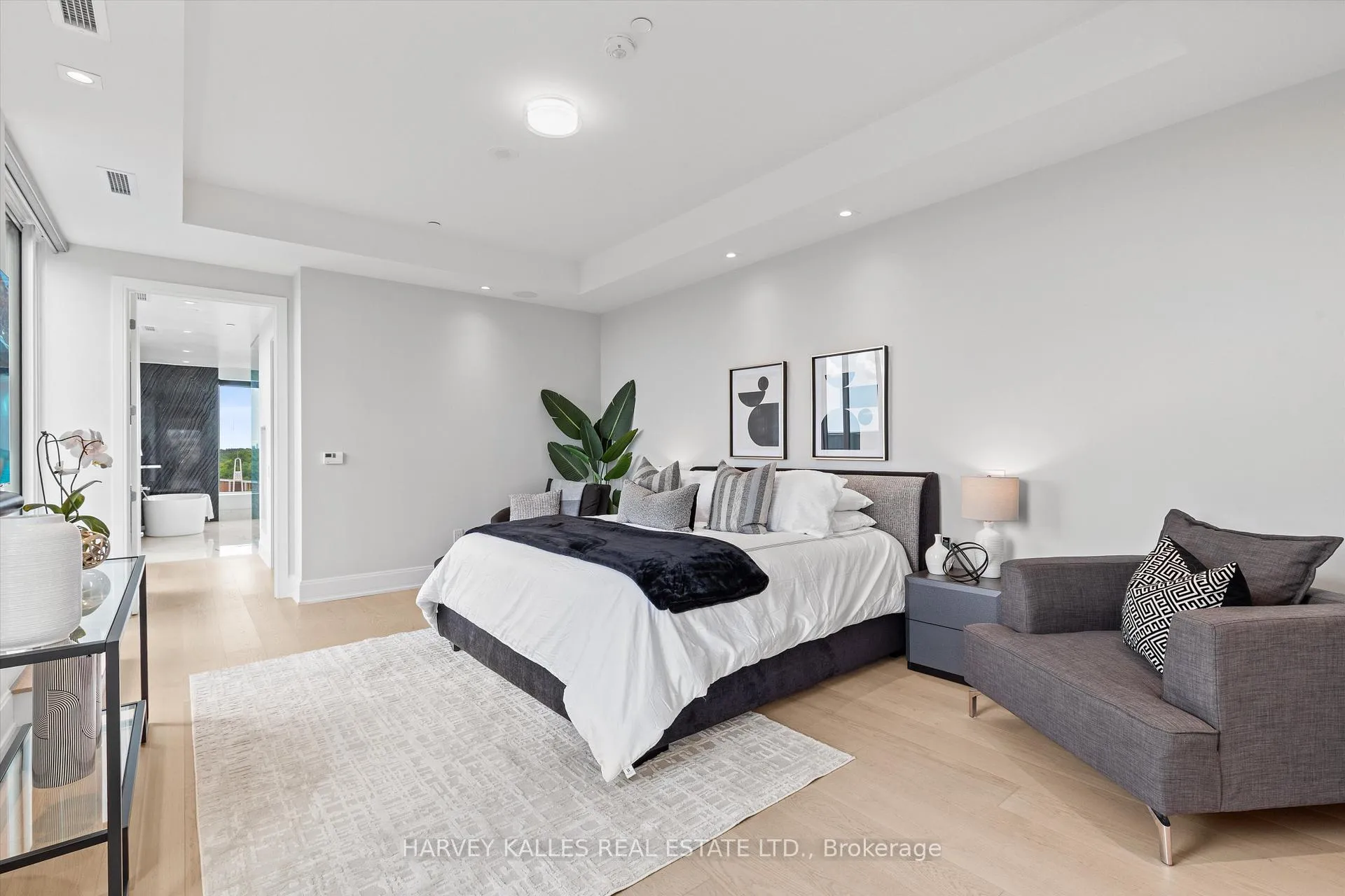 Photo 20 of Unit 703, 355 Bedford Park Avenue, Toronto, Bedford Park-Nortown — HOMEH