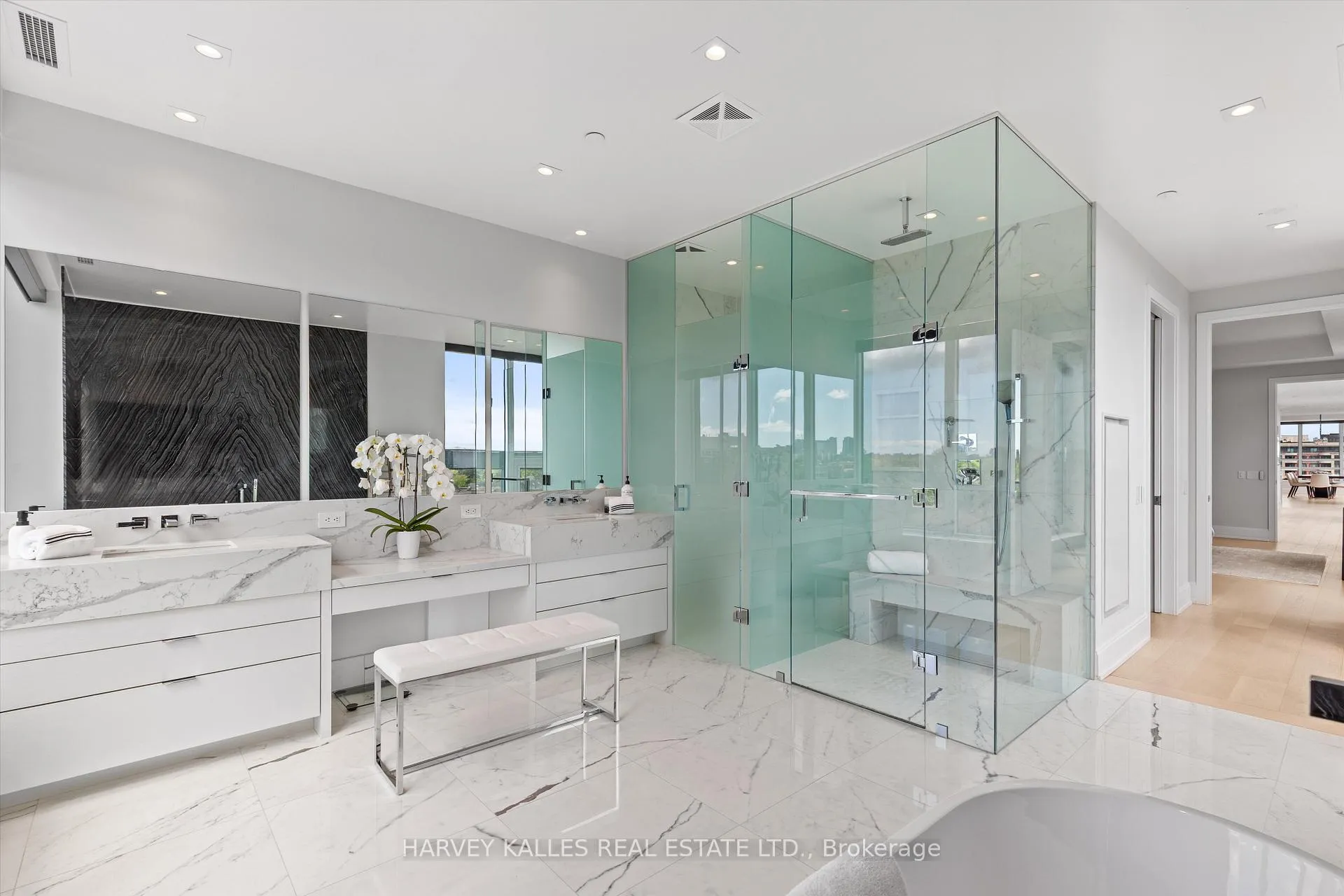 Photo 24 of Unit 703, 355 Bedford Park Avenue, Toronto, Bedford Park-Nortown — HOMEH