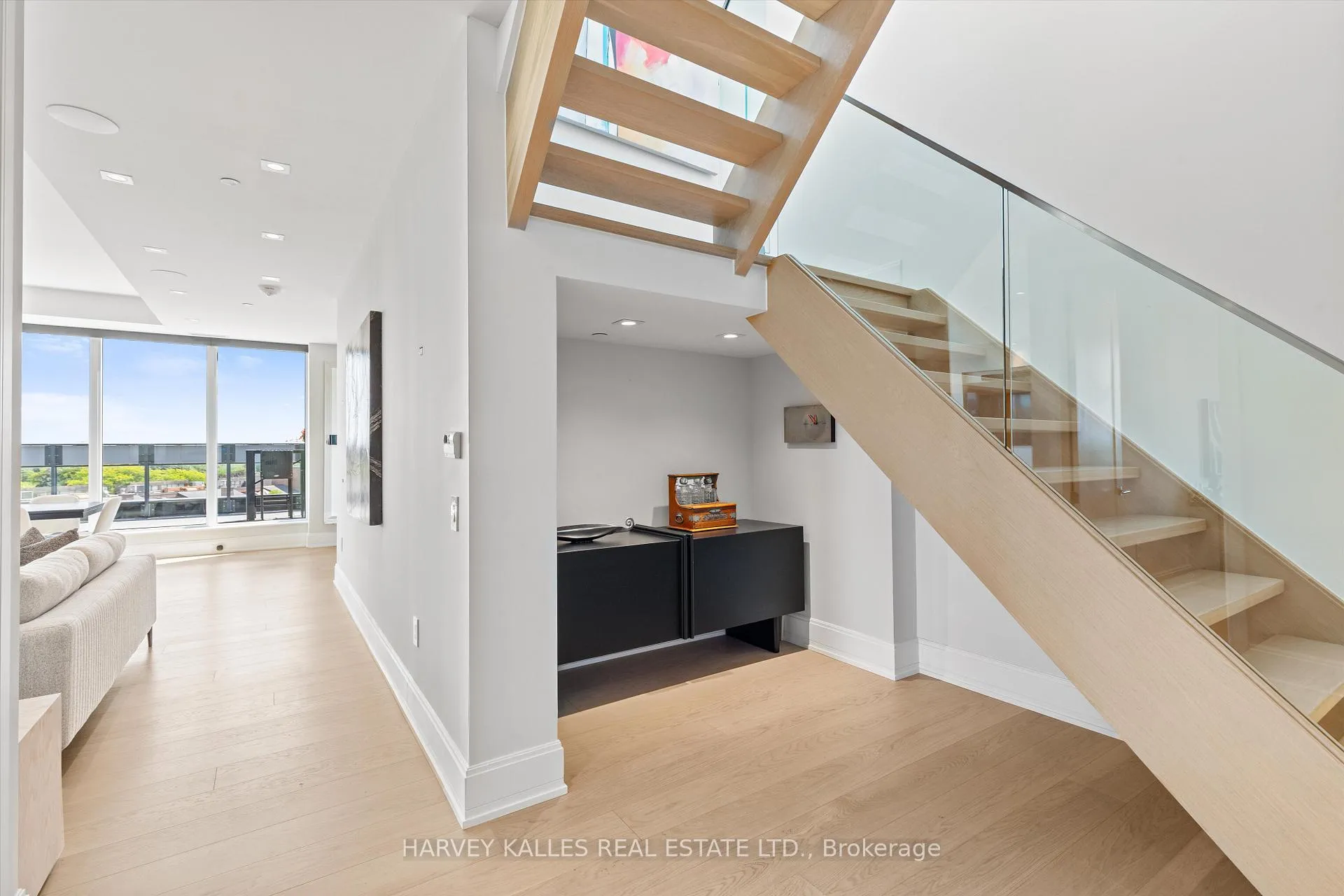 Photo 33 of Unit 703, 355 Bedford Park Avenue, Toronto, Bedford Park-Nortown — HOMEH