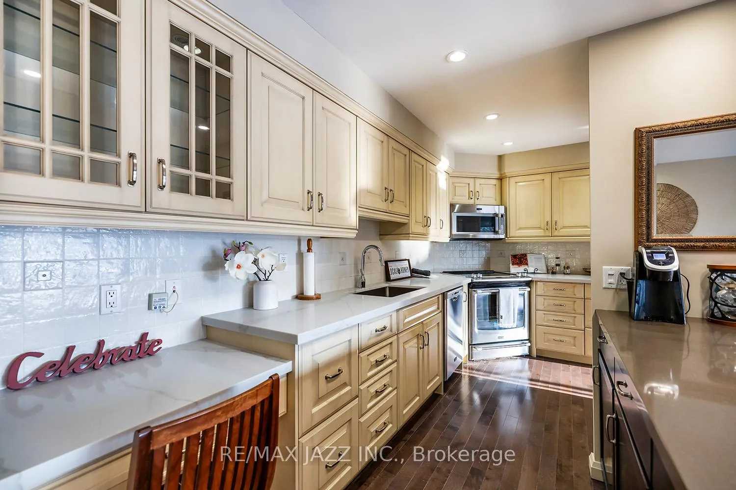 Photo 4 of Unit 201, 337 Simcoe Street N, Oshawa, O'Neill — HOMEH