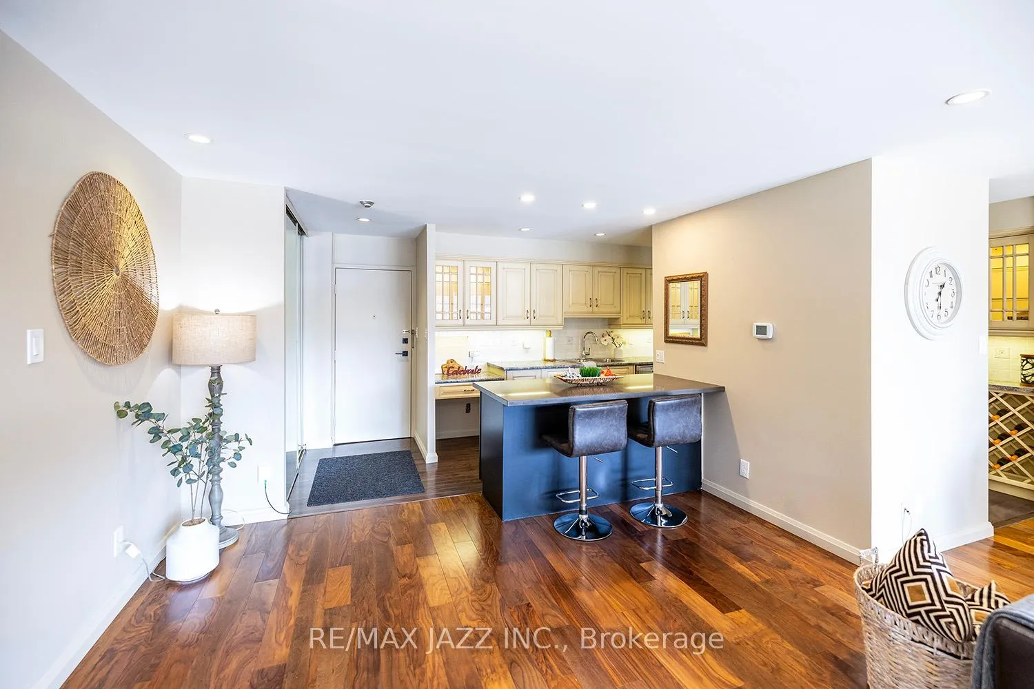 Photo 9 of Unit 201, 337 Simcoe Street N, Oshawa, O'Neill — HOMEH