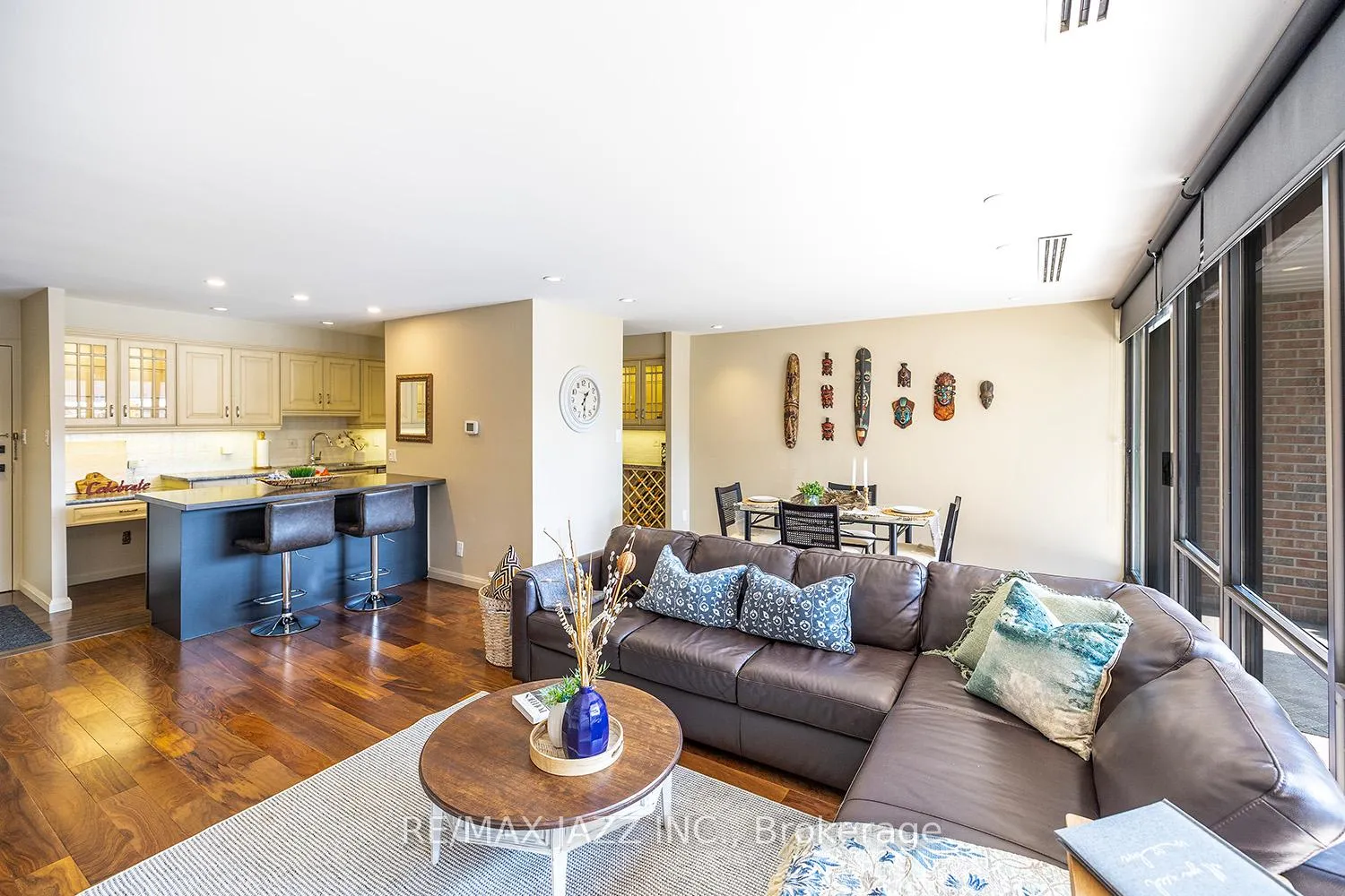Photo 10 of Unit 201, 337 Simcoe Street N, Oshawa, O'Neill — HOMEH