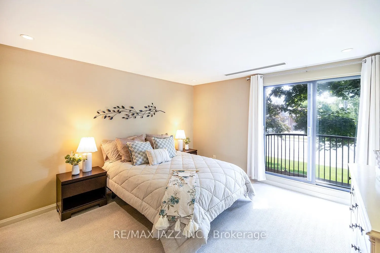 Photo 21 of Unit 201, 337 Simcoe Street N, Oshawa, O'Neill — HOMEH