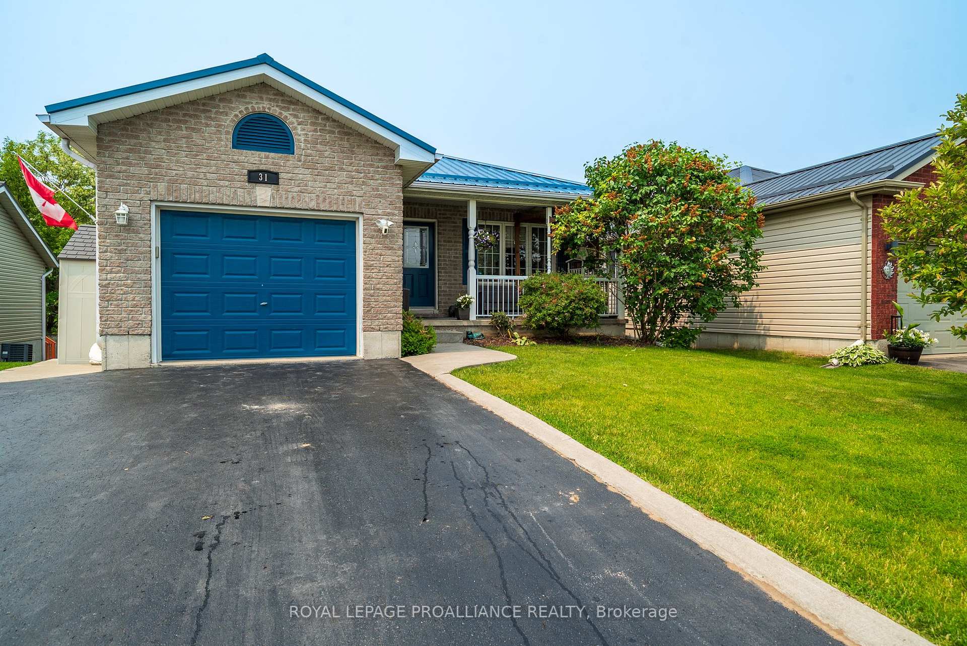Photo 1 of 31 Follwell Crescent, Belleville, Belleville Ward — HOMEH