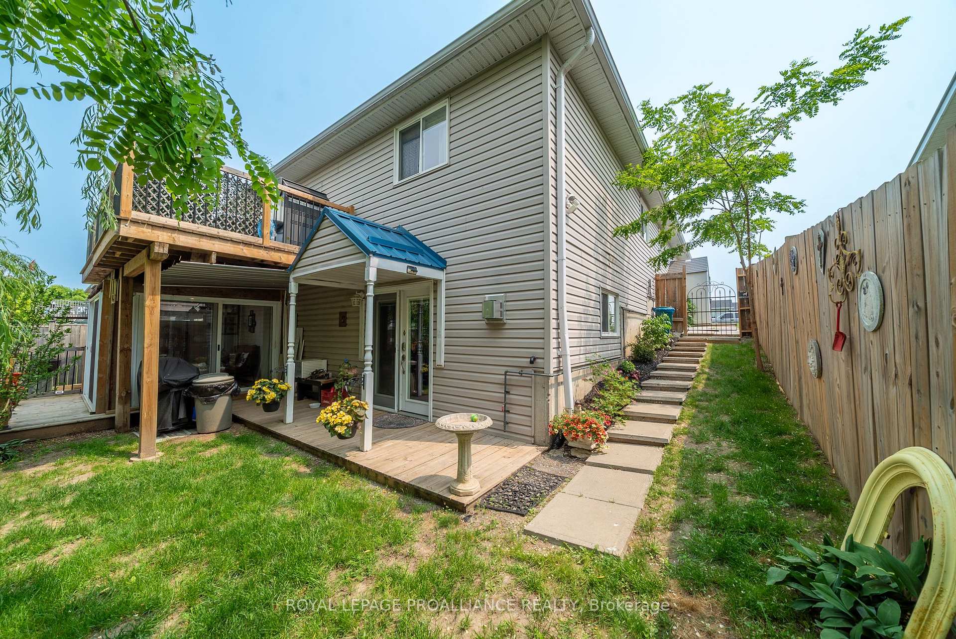 Photo 7 of 31 Follwell Crescent, Belleville, Belleville Ward — HOMEH