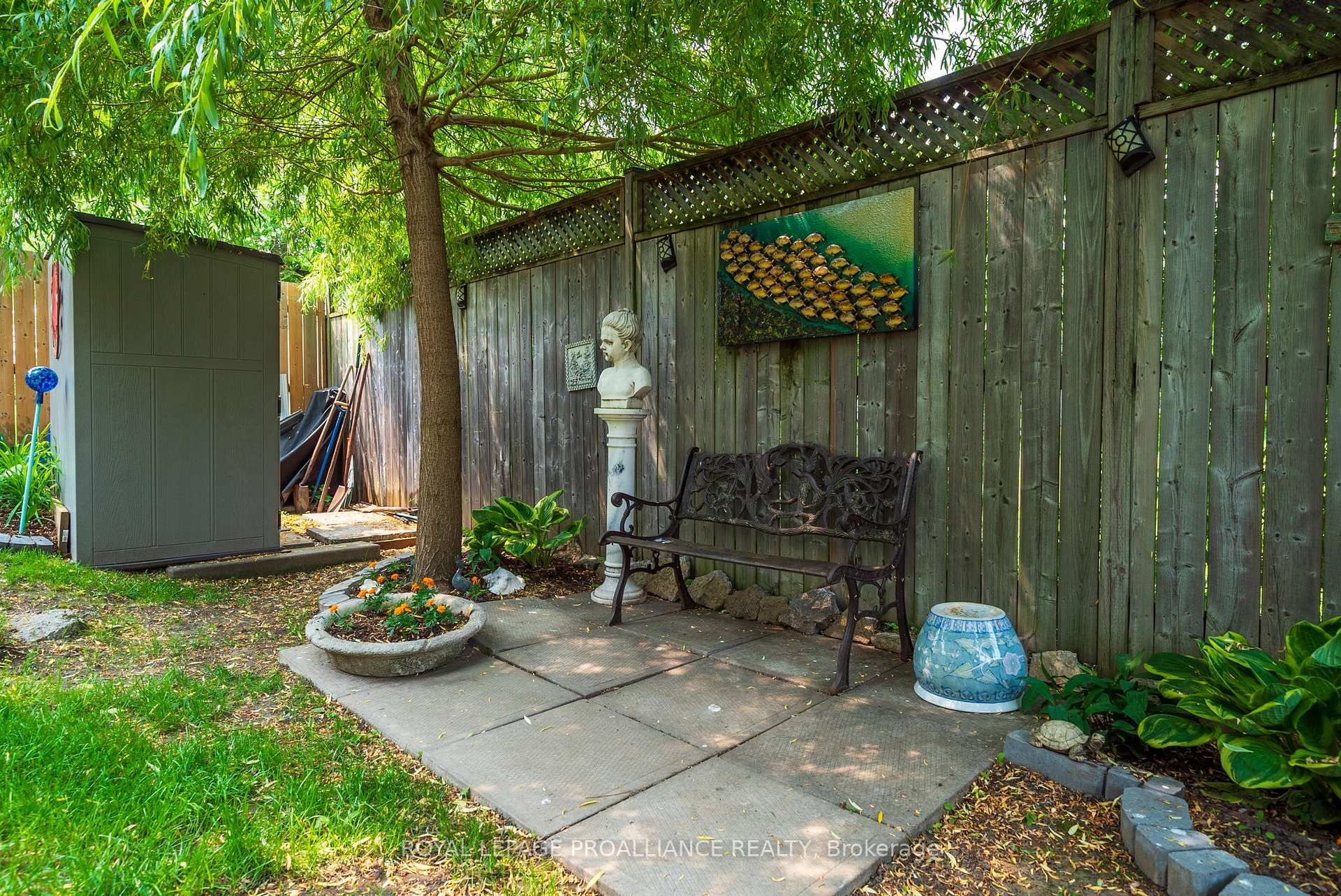 Photo 9 of 31 Follwell Crescent, Belleville, Belleville Ward — HOMEH