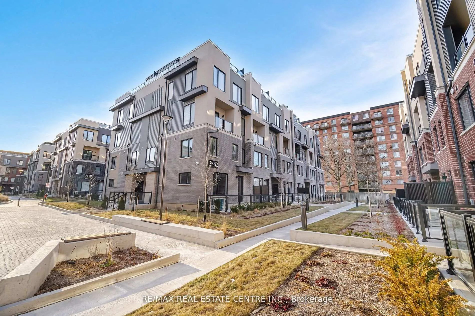 Front of Unit 13, 3562 Colonial Drive