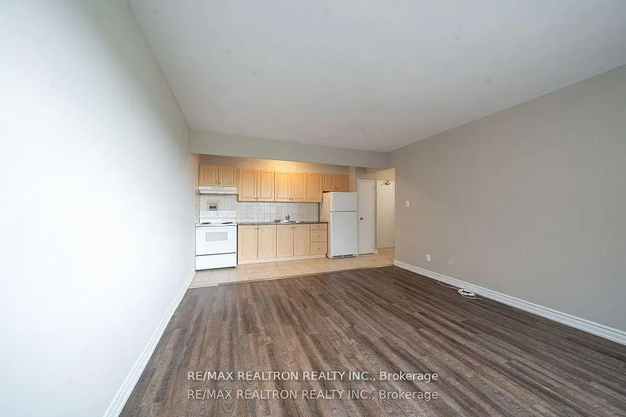 Photo 4 of Unit 145D, 468 Ottawa Street N, Hamilton, Crown Point — HOMEH