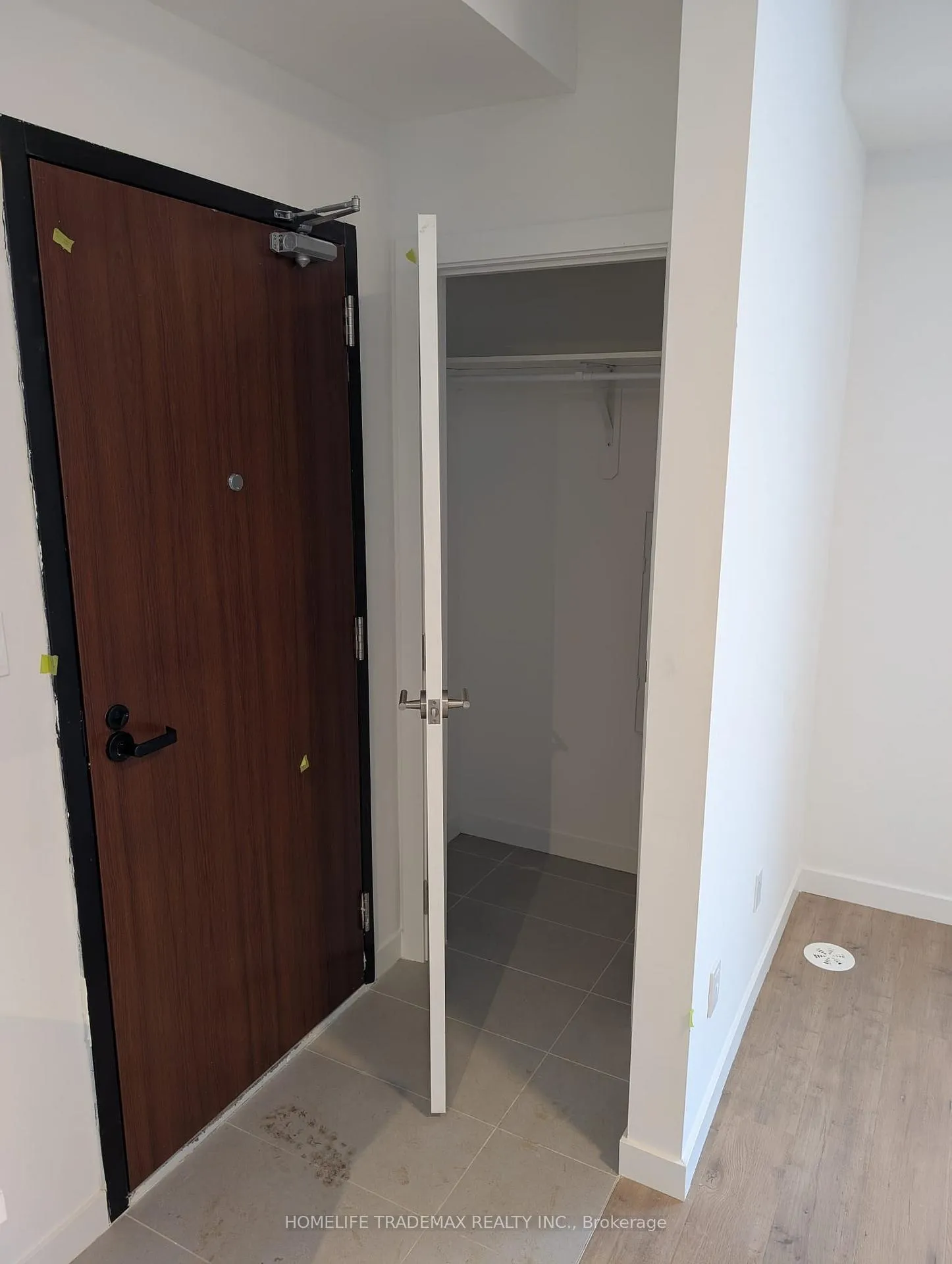Photo 3 of Unit 10, 30 Markdale Lane, Markham, Middlefield — HOMEH