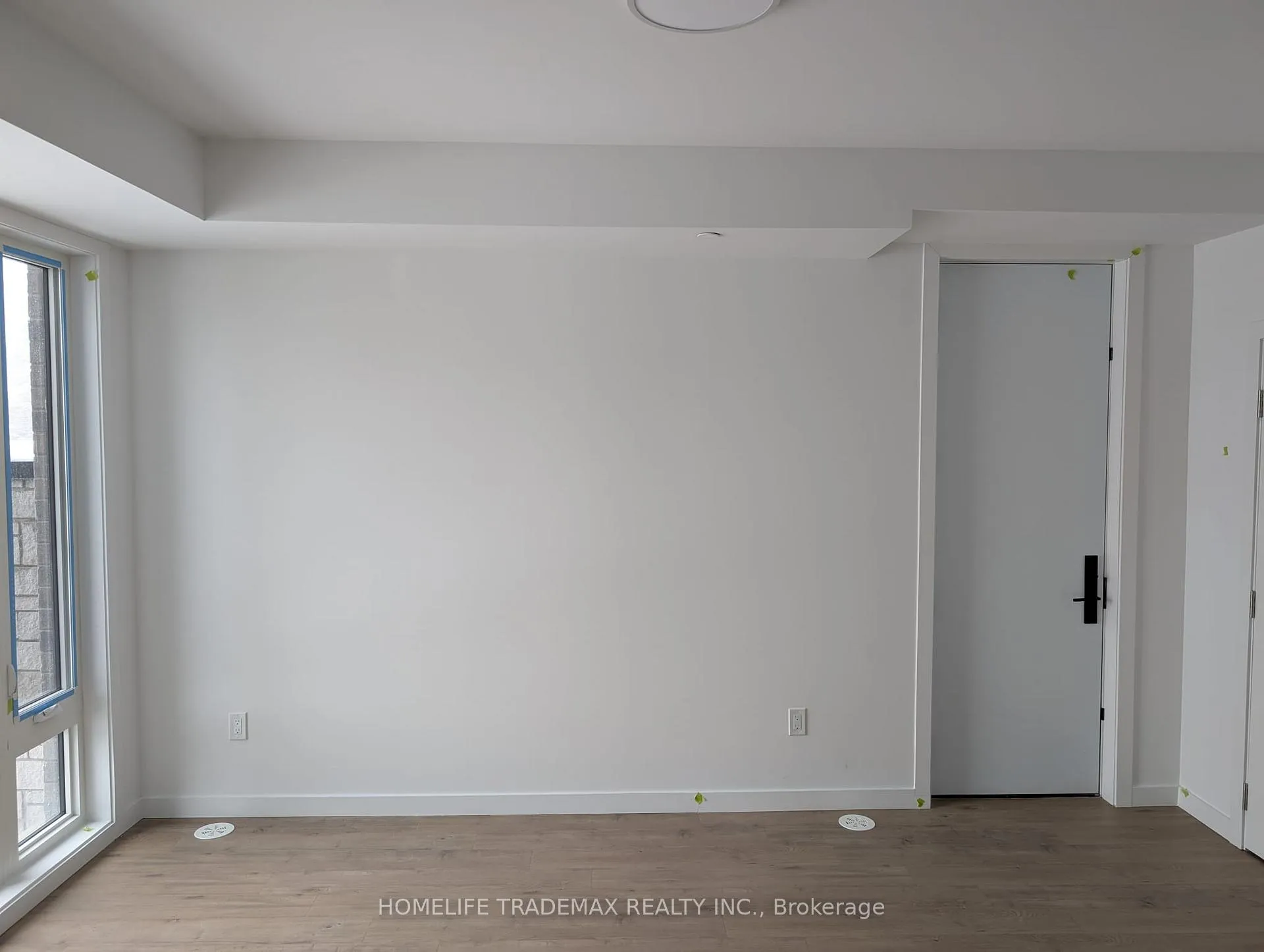 Photo 4 of Unit 10, 30 Markdale Lane, Markham, Middlefield — HOMEH