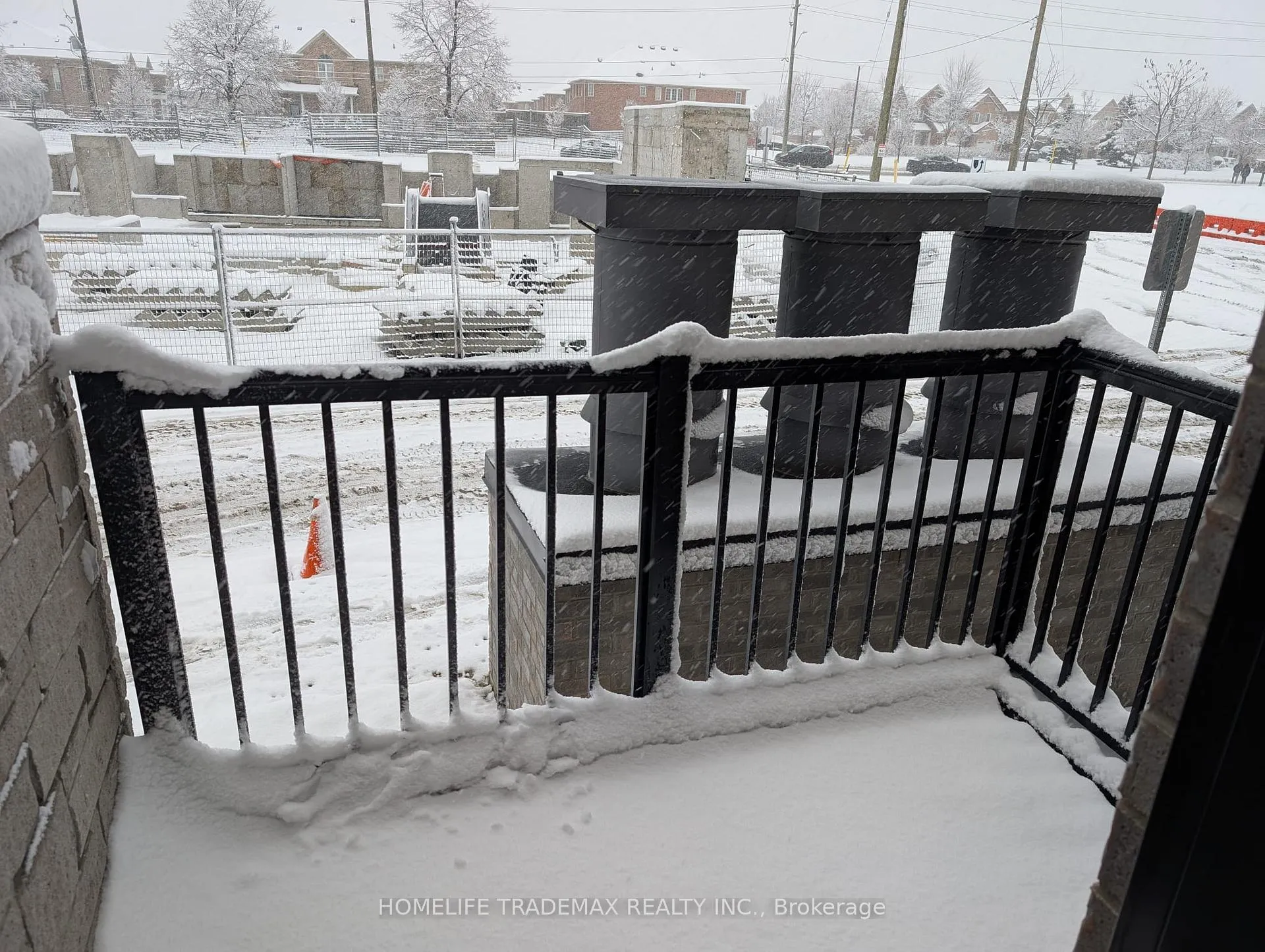 Photo 8 of Unit 10, 30 Markdale Lane, Markham, Middlefield — HOMEH