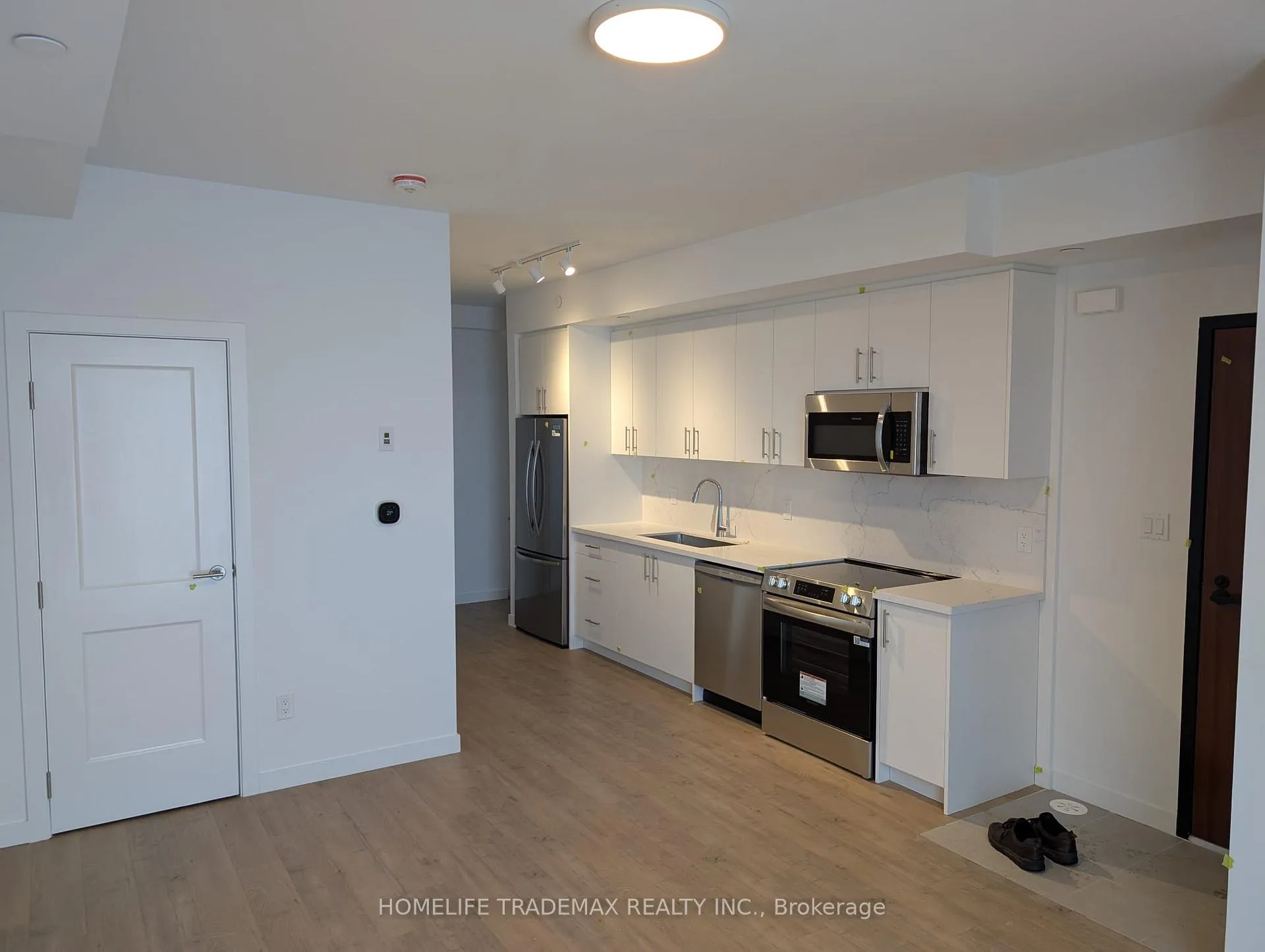Photo 10 of Unit 10, 30 Markdale Lane, Markham, Middlefield — HOMEH