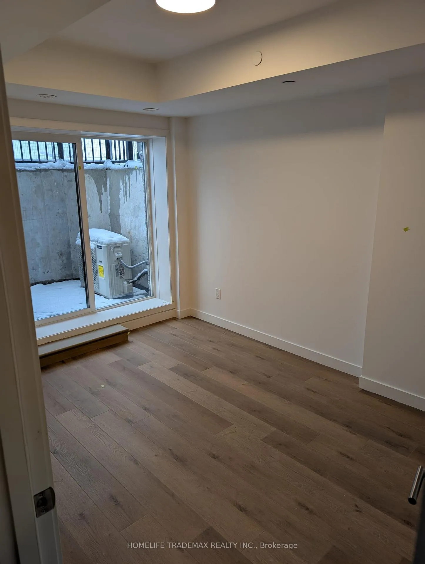 Photo 24 of Unit 10, 30 Markdale Lane, Markham, Middlefield — HOMEH