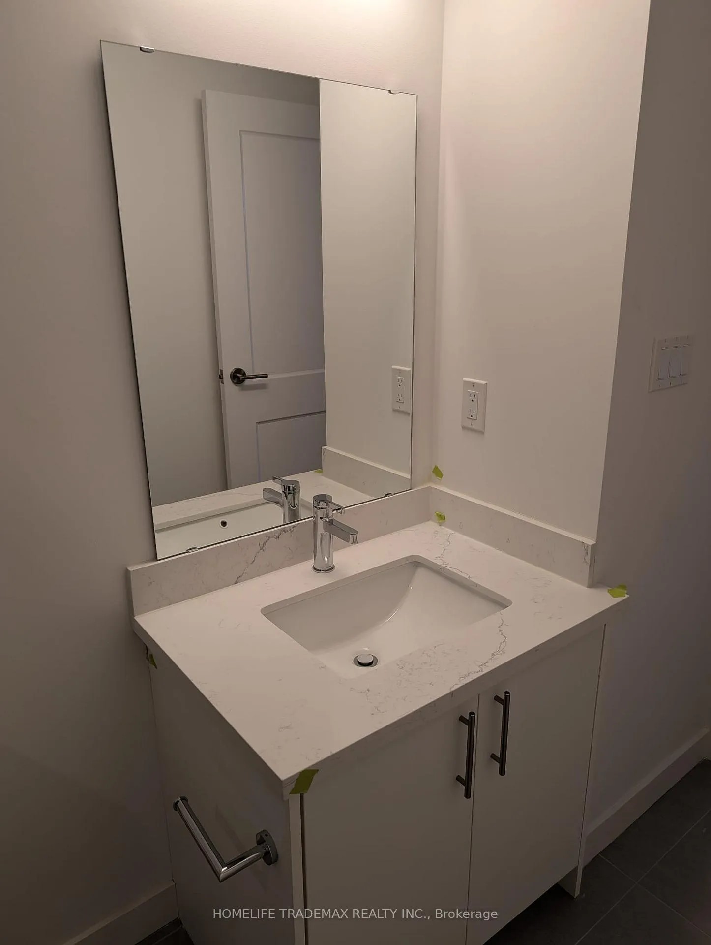 Photo 27 of Unit 10, 30 Markdale Lane, Markham, Middlefield — HOMEH