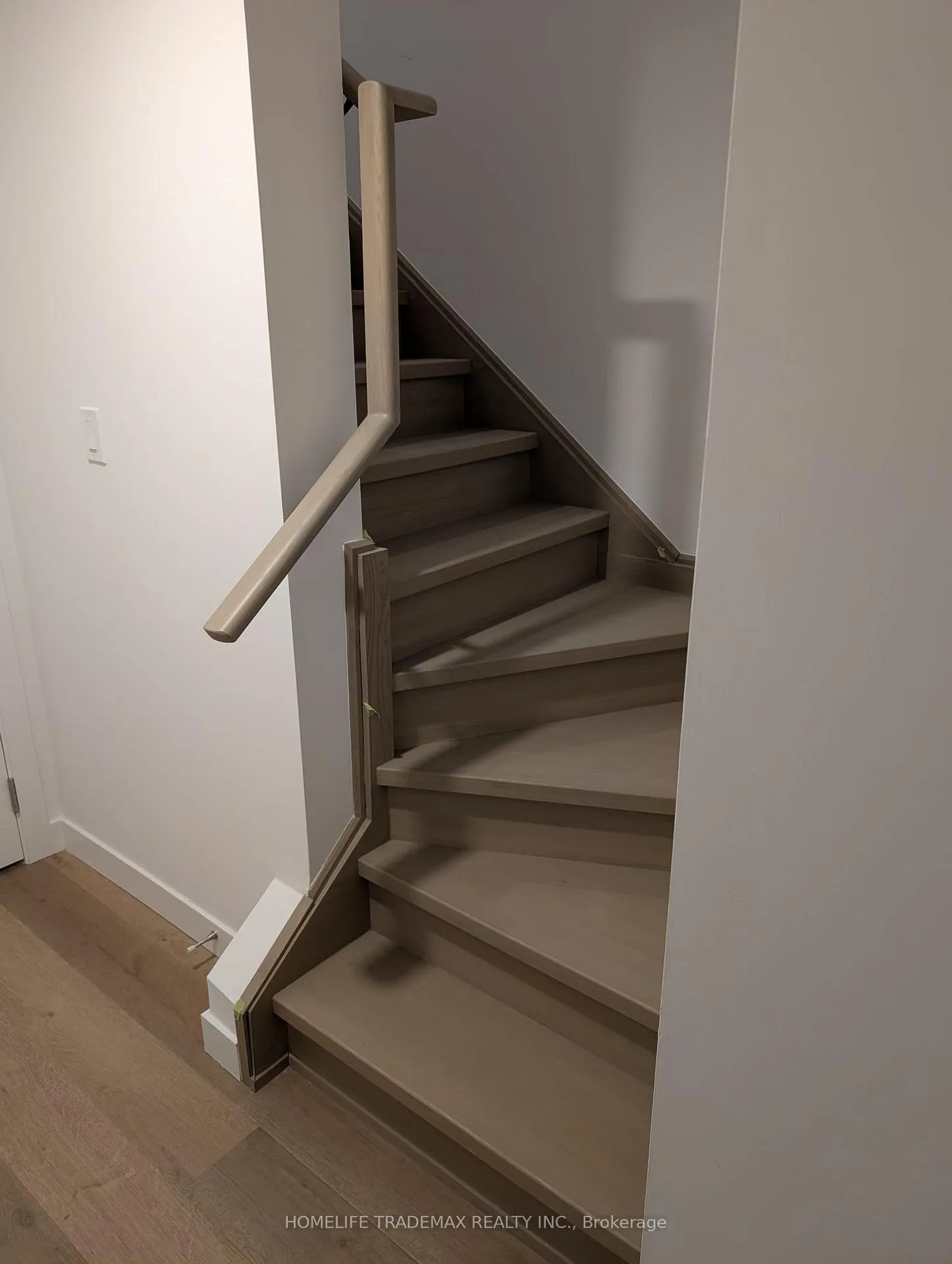 Photo 30 of Unit 10, 30 Markdale Lane, Markham, Middlefield — HOMEH