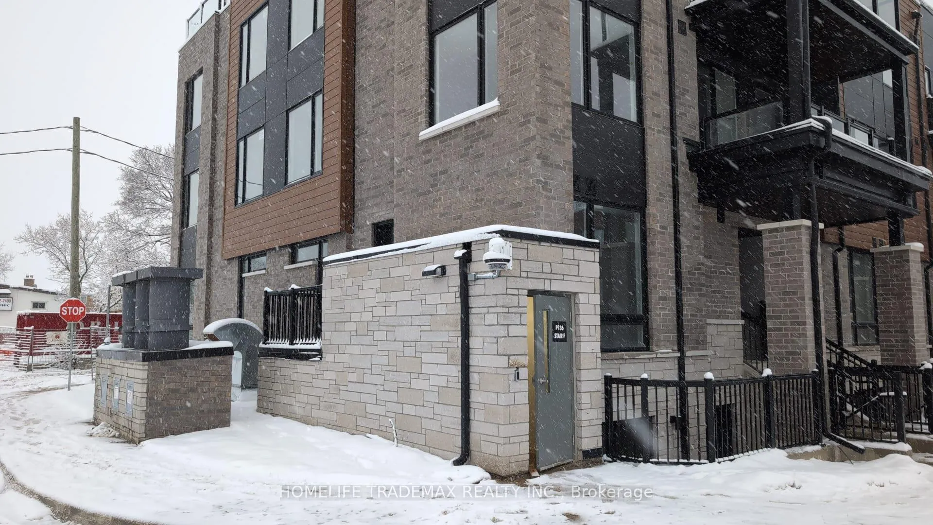 Photo 1 of Unit 10, 30 Markdale Lane, Markham, Middlefield — HOMEH