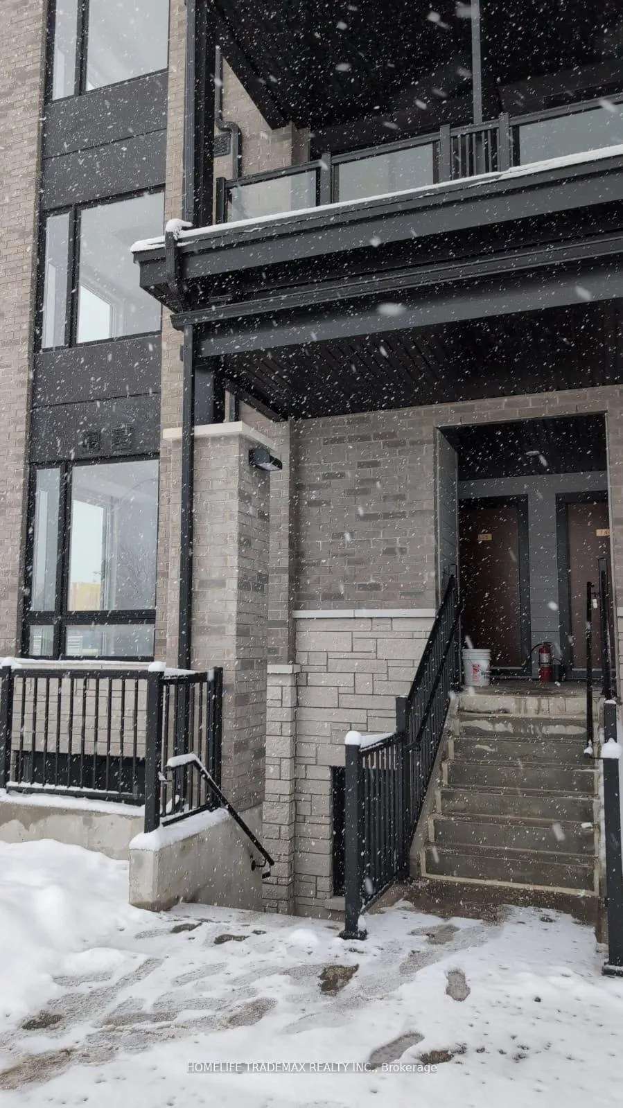 Photo 35 of Unit 10, 30 Markdale Lane, Markham, Middlefield — HOMEH
