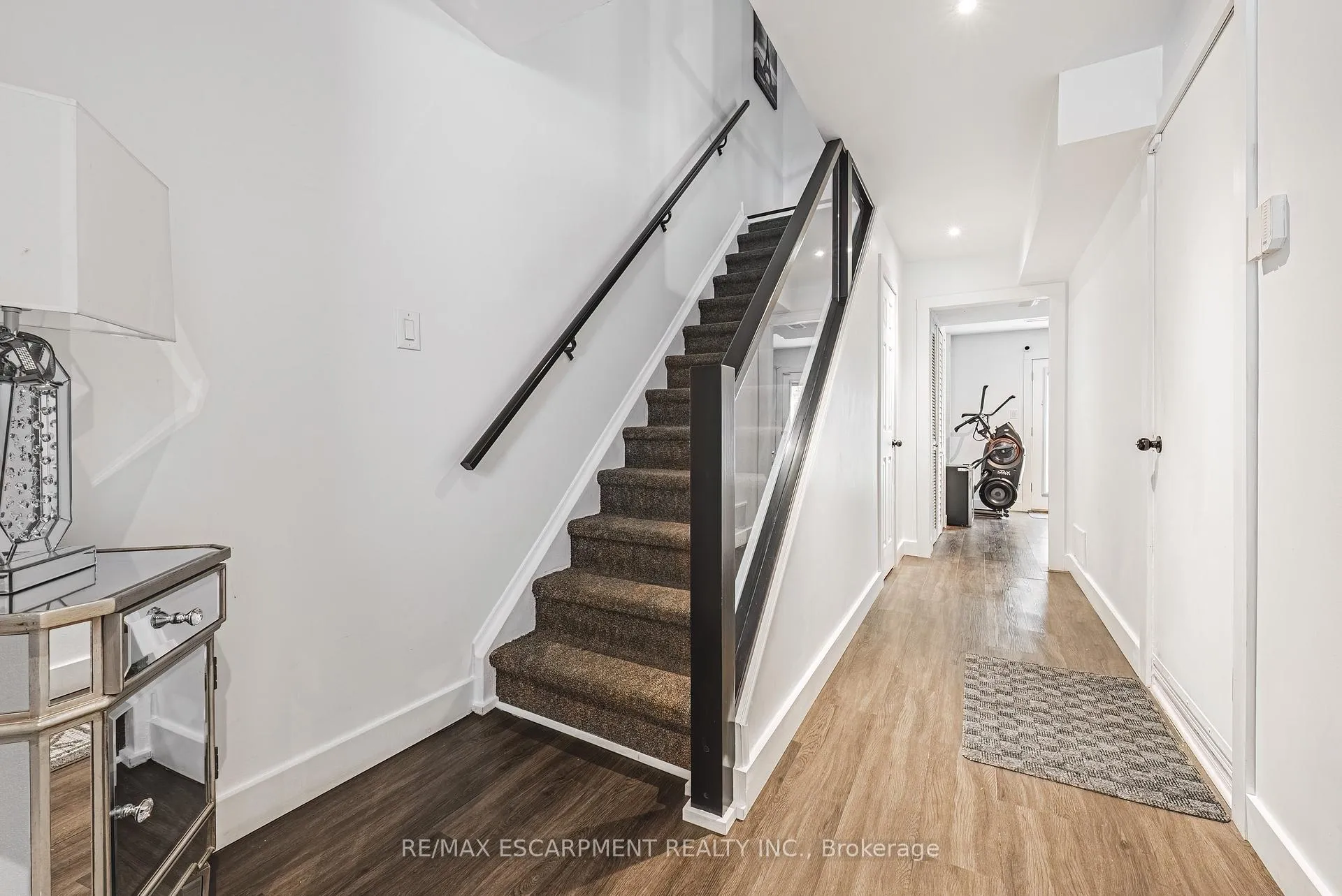 Photo 6 of Unit 26, 1155 Paramount Drive, Hamilton, Stoney Creek — HOMEH