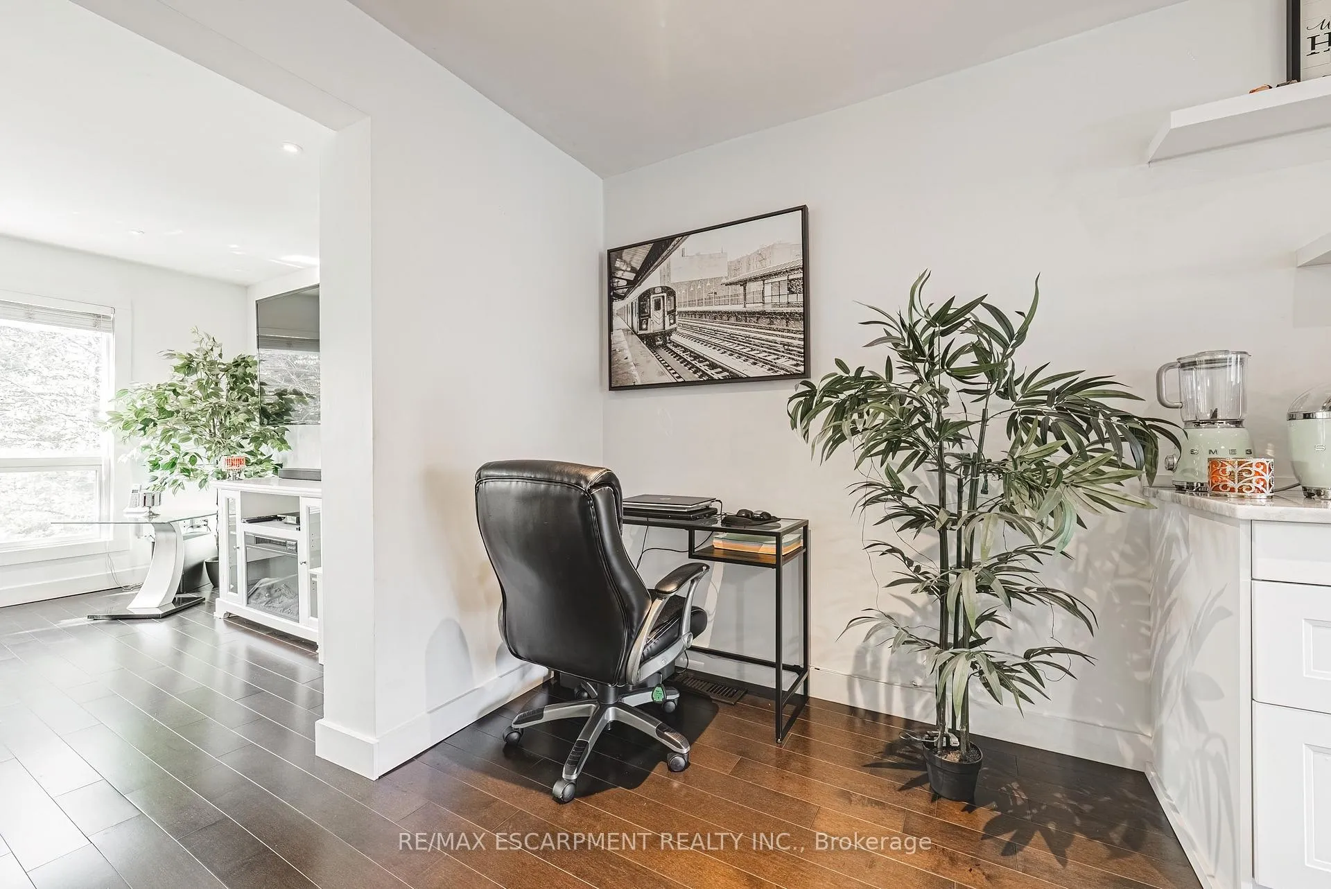 Photo 17 of Unit 26, 1155 Paramount Drive, Hamilton, Stoney Creek — HOMEH