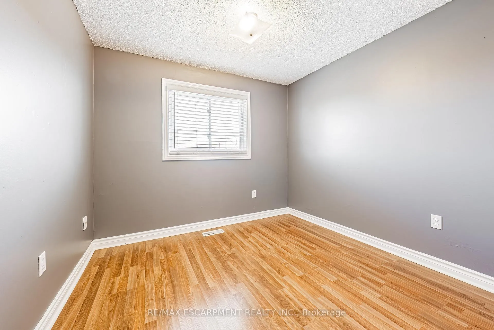 Photo 28 of Unit 26, 1155 Paramount Drive, Hamilton, Stoney Creek — HOMEH