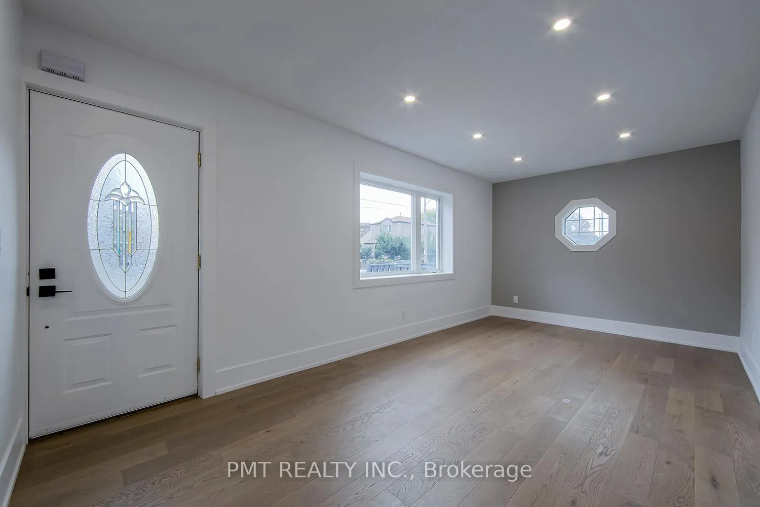 Photo 2 of Unit Main, 291 Glebemount Avenue, Toronto, East York — HOMEH