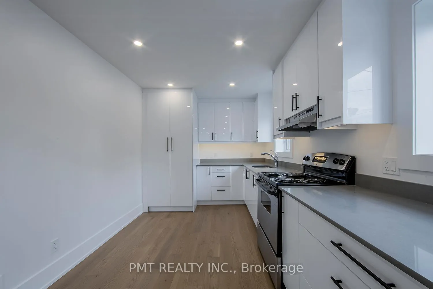 Photo 8 of Unit Main, 291 Glebemount Avenue, Toronto, East York — HOMEH