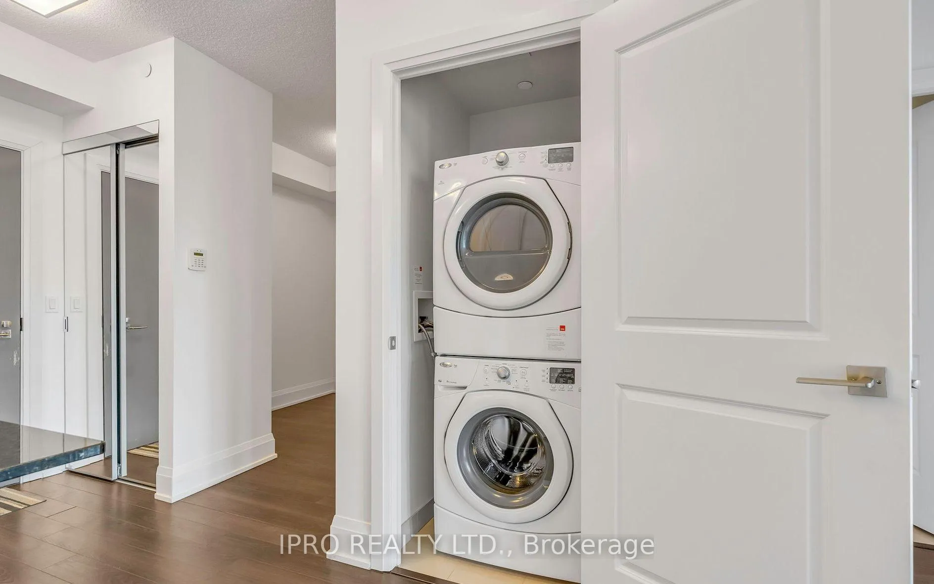 Photo 14 of Unit 309, 1 Old Mill Drive E, Toronto, High Park-Swansea — HOMEH