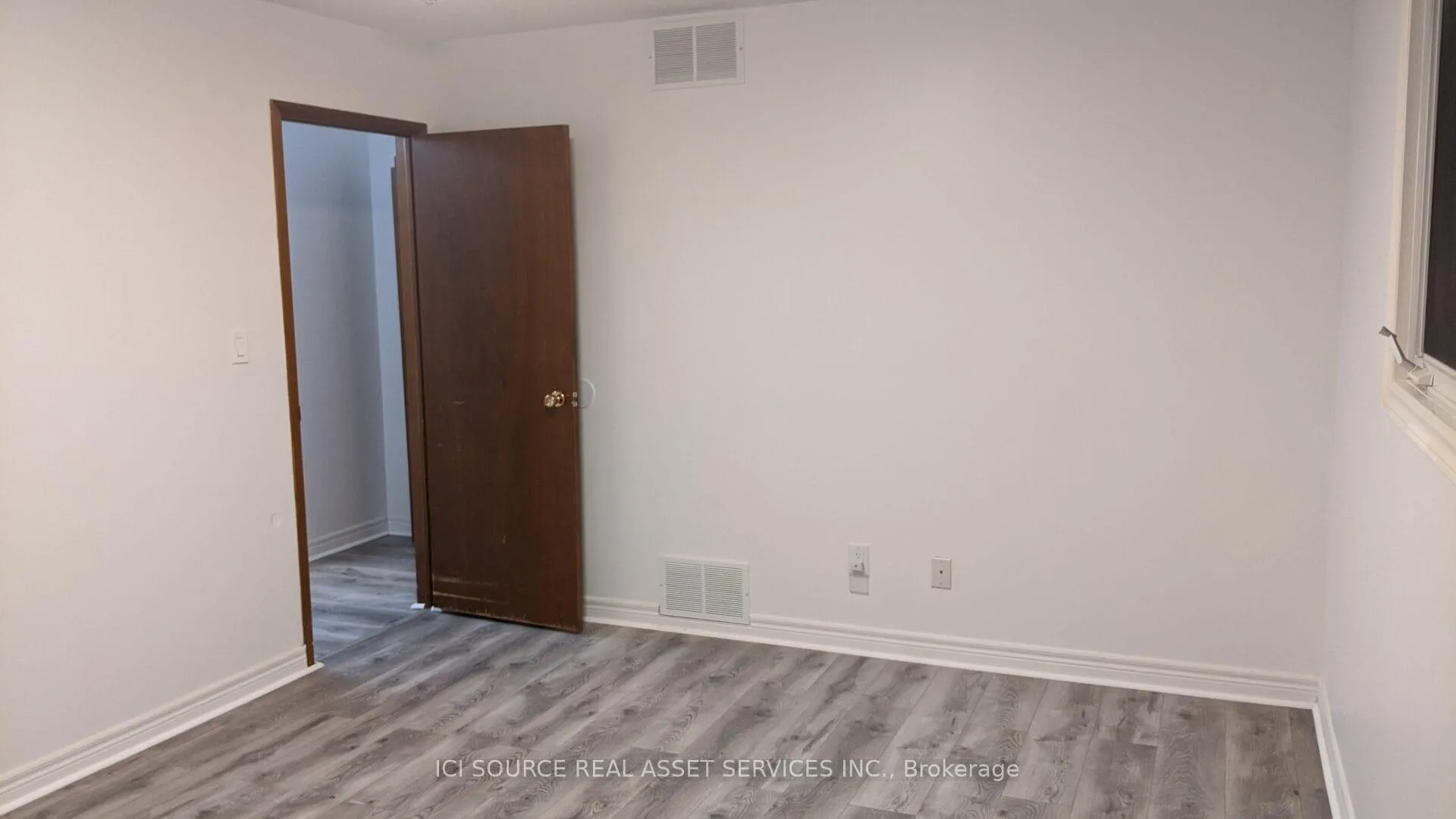 Photo 3 of Unit Main Fl, 354 Park Road N, Oshawa, McLaughlin — HOMEH