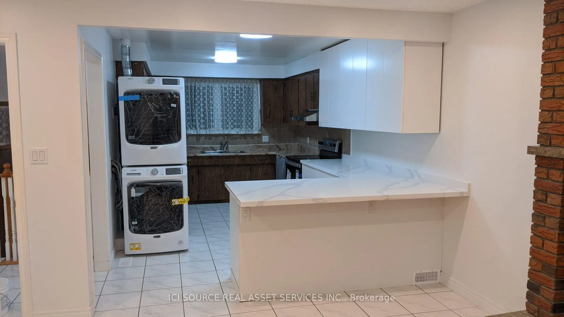 Photo 6 of Unit Main Fl, 354 Park Road N, Oshawa, McLaughlin — HOMEH