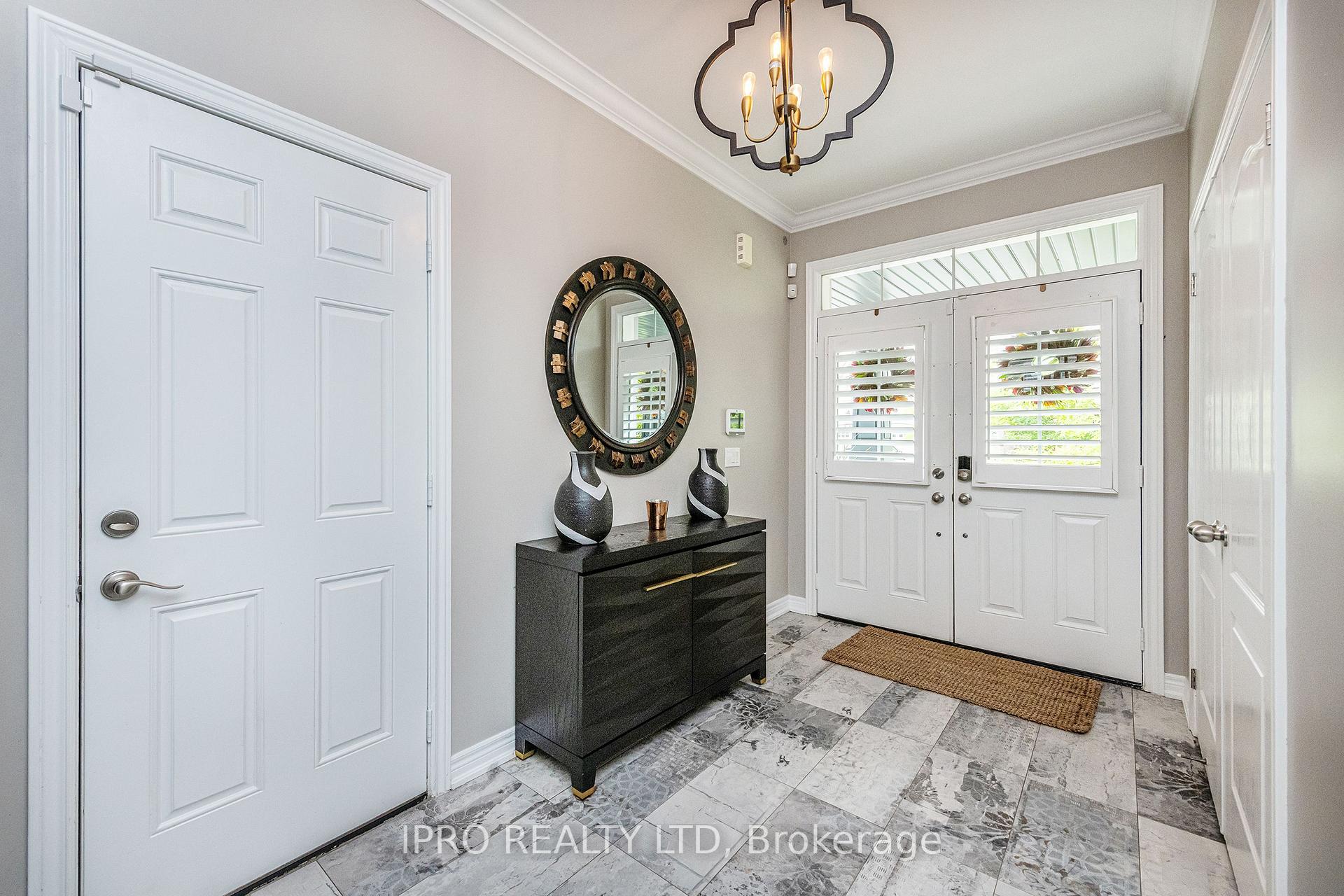 Photo 2 of 17 McEchearn Crescent, Caledon, Rural Caledon — HOMEH