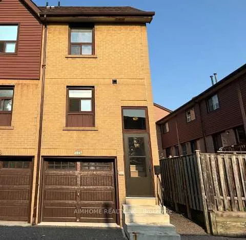 Front of Unit 215, 275 Broadview Avenue