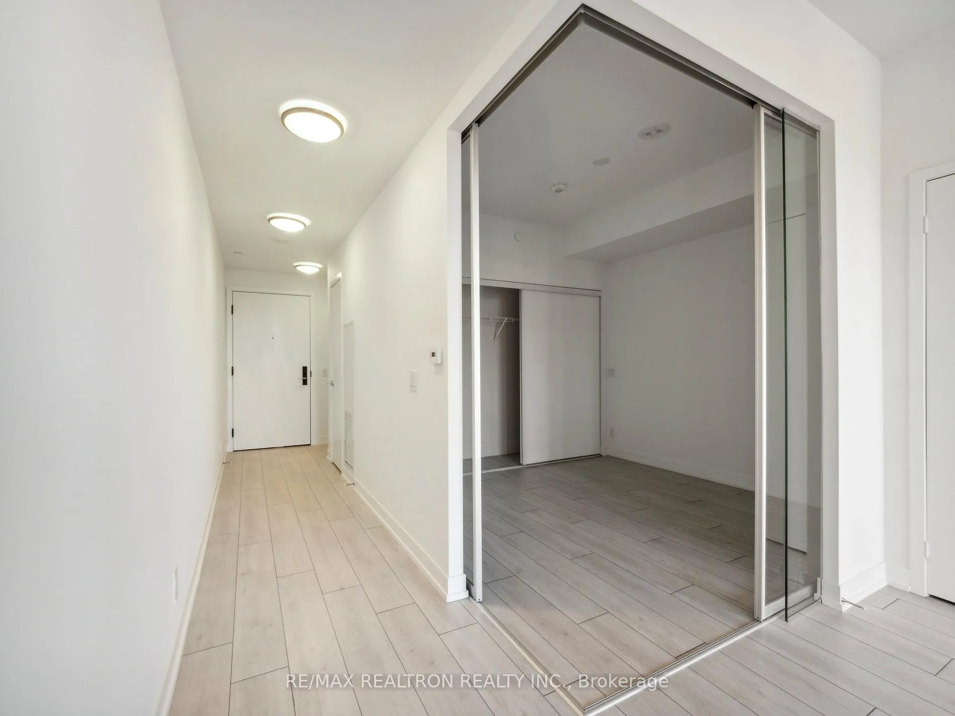 Photo 5 of Unit 320, 270 Dufferin Street, Toronto, South Parkdale — HOMEH