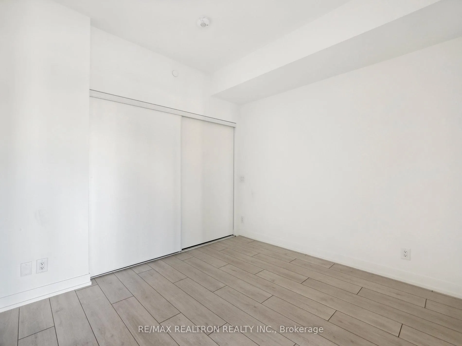Photo 6 of Unit 320, 270 Dufferin Street, Toronto, South Parkdale — HOMEH
