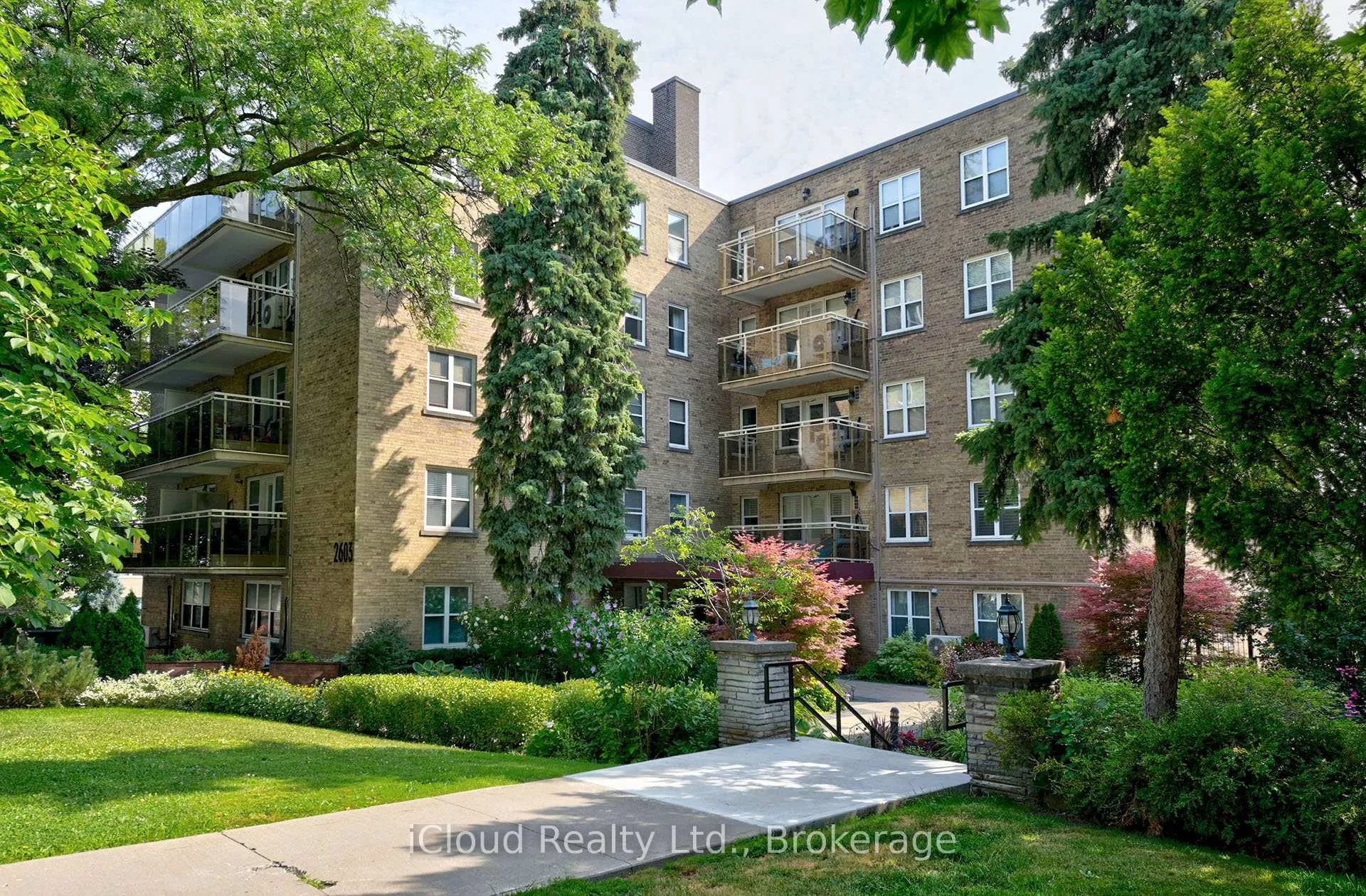 Photo 2 of Unit 101, 2603 Bathurst Street, Toronto, Forest Hill North — HOMEH