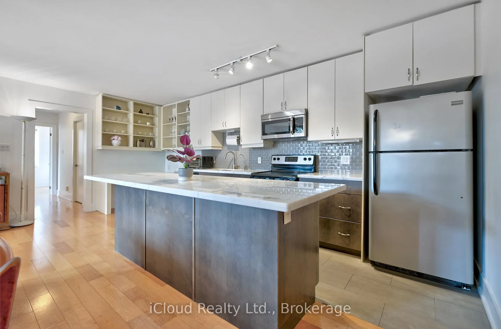 Photo 7 of Unit 101, 2603 Bathurst Street, Toronto, Forest Hill North — HOMEH