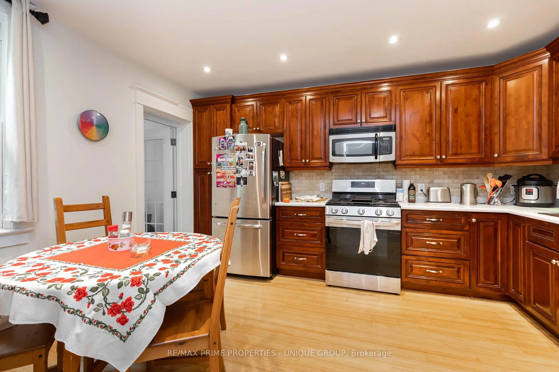 Photo 8 of Unit Main, 2338 1/2 Queen Street E, Toronto, The Beaches — HOMEH