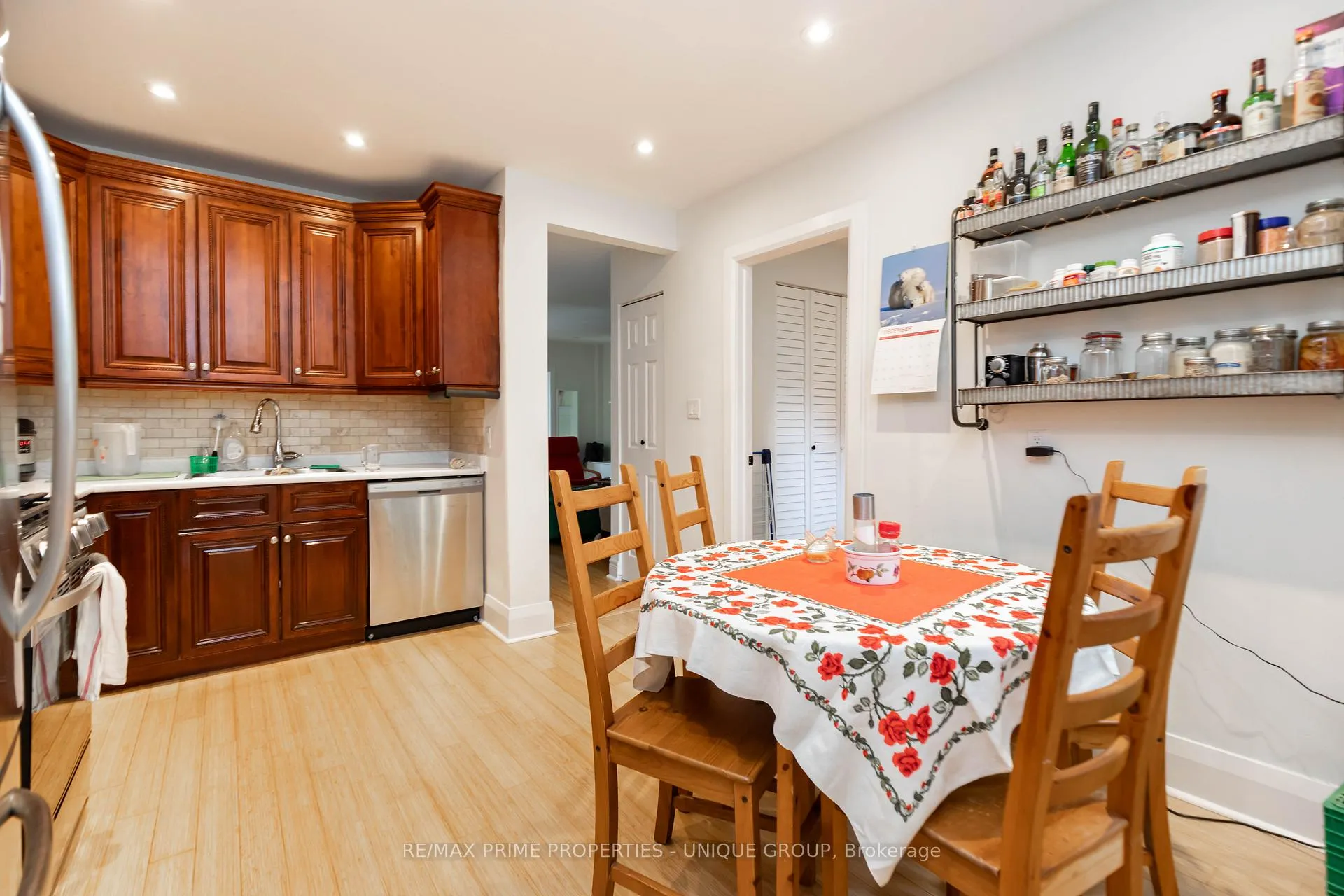 Photo 9 of Unit Main, 2338 1/2 Queen Street E, Toronto, The Beaches — HOMEH