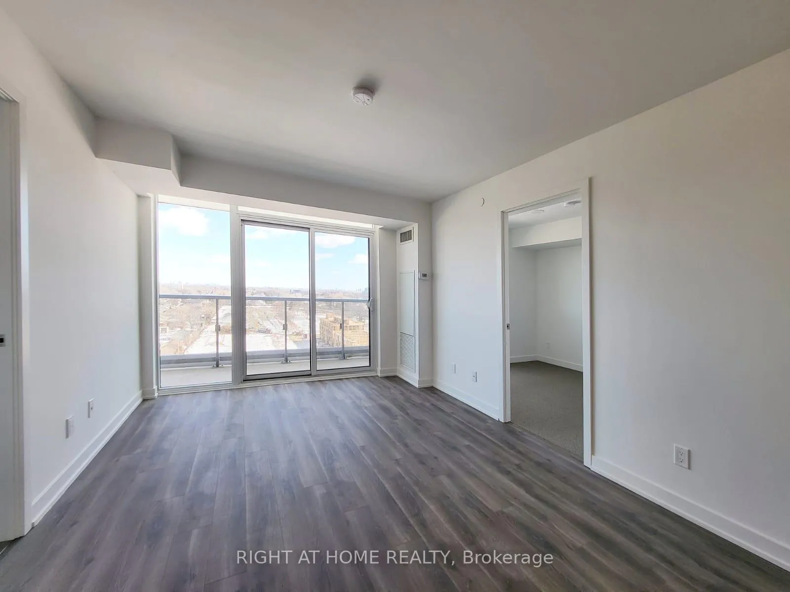 Photo 5 of Unit 1115, 120 Varna Drive, Toronto, Englemount-Lawrence — HOMEH