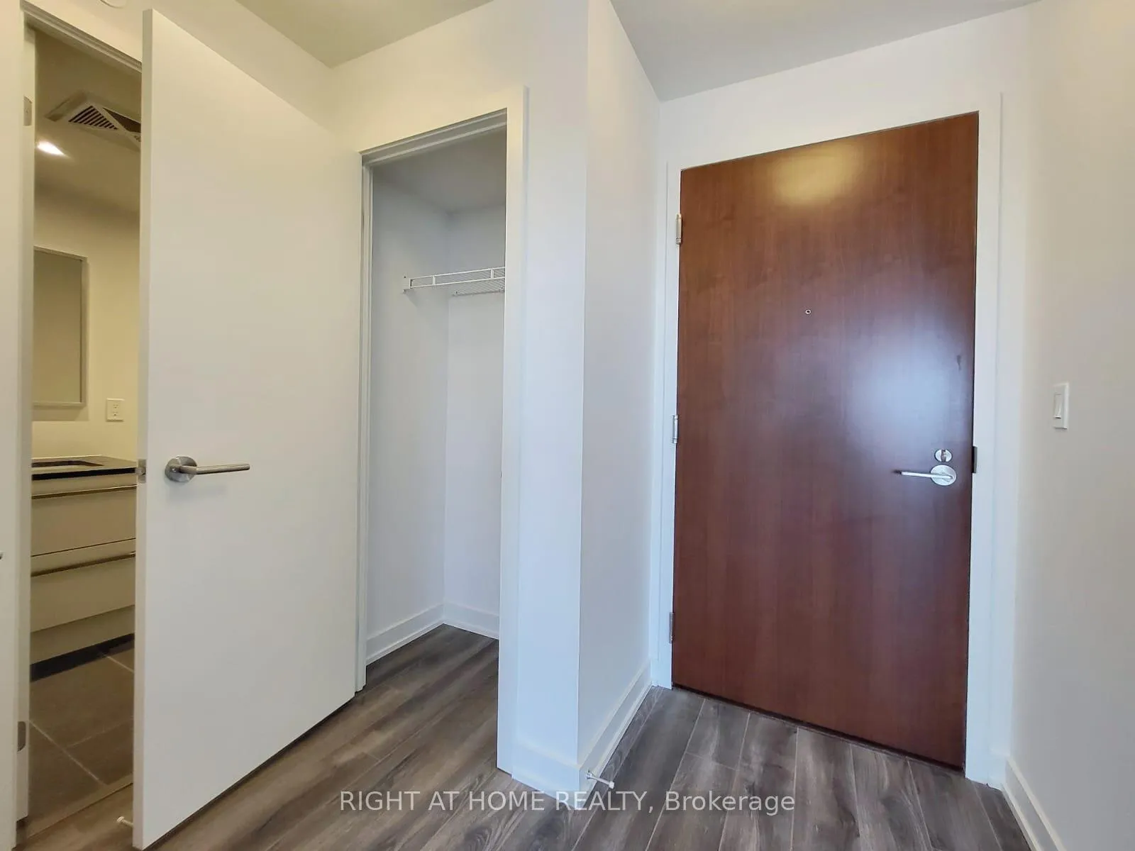Photo 10 of Unit 1115, 120 Varna Drive, Toronto, Englemount-Lawrence — HOMEH