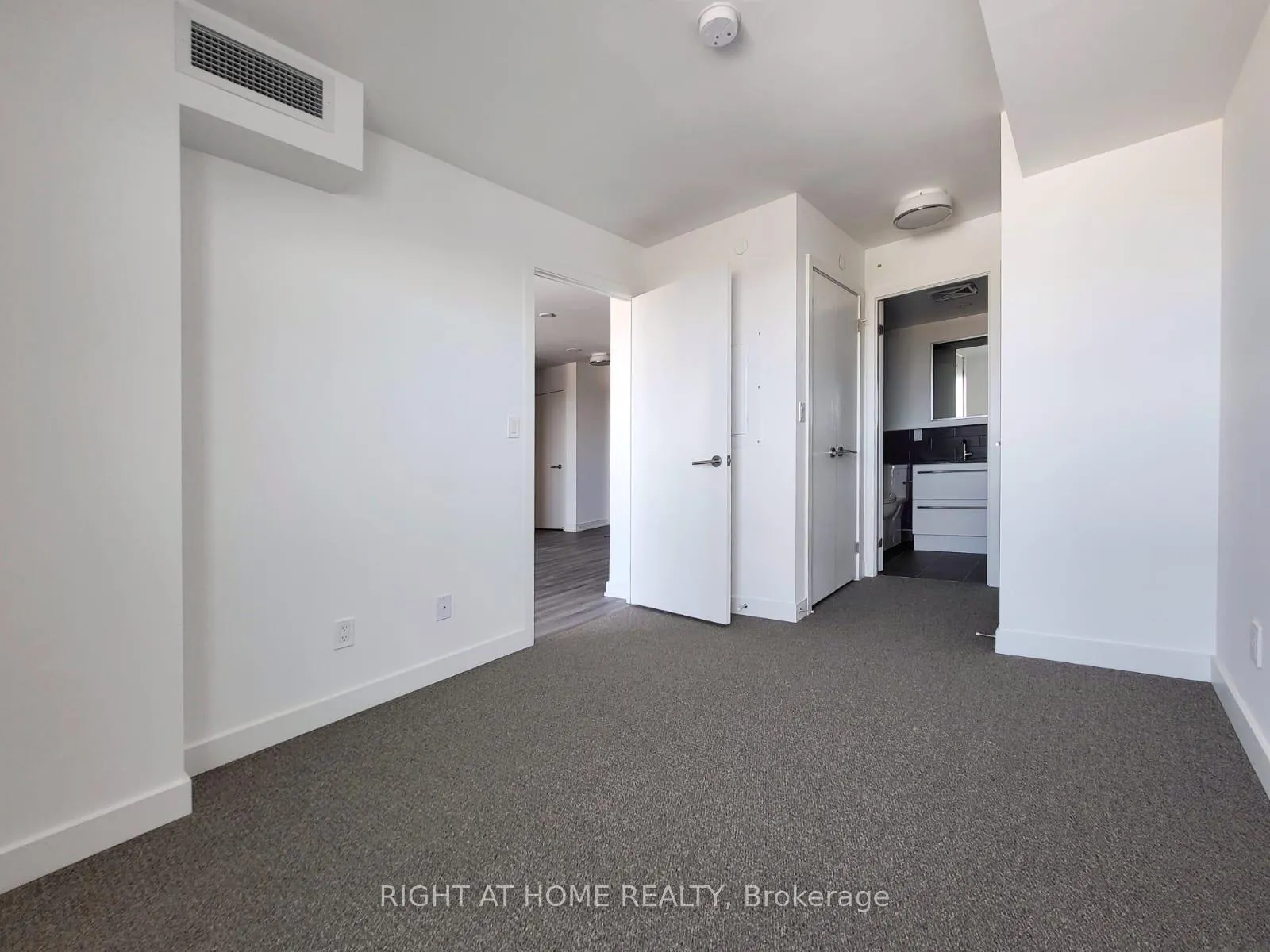 Photo 11 of Unit 1115, 120 Varna Drive, Toronto, Englemount-Lawrence — HOMEH
