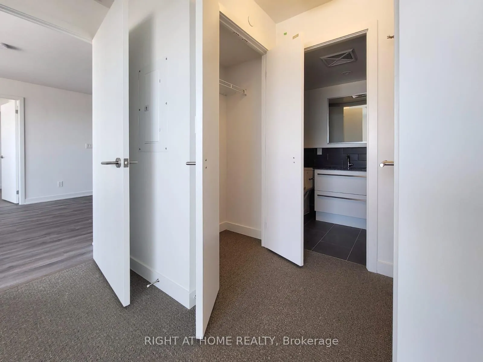 Photo 12 of Unit 1115, 120 Varna Drive, Toronto, Englemount-Lawrence — HOMEH