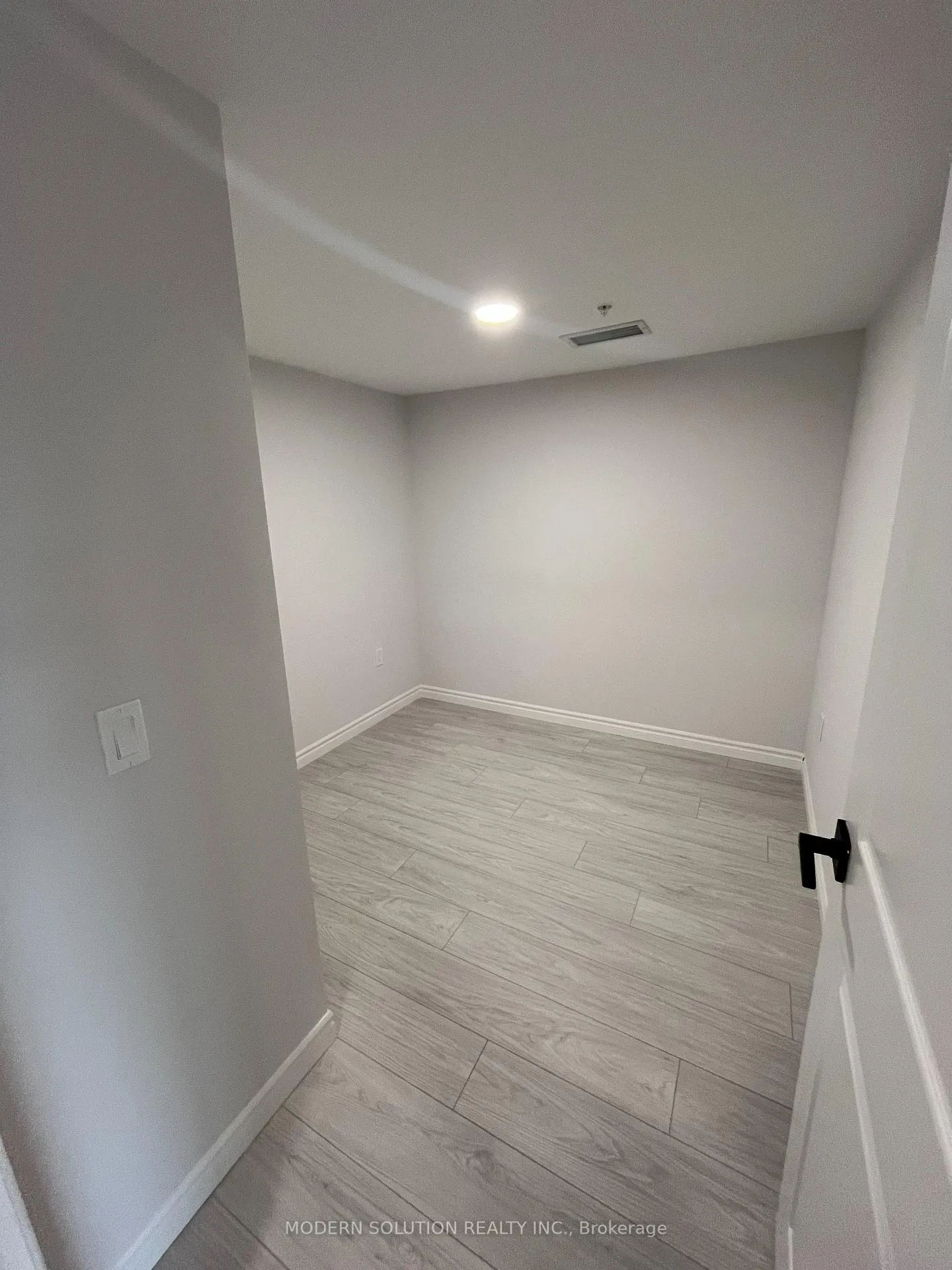Photo 5 of Unit 406, 50 Otterbein Road, Kitchener — HOMEH