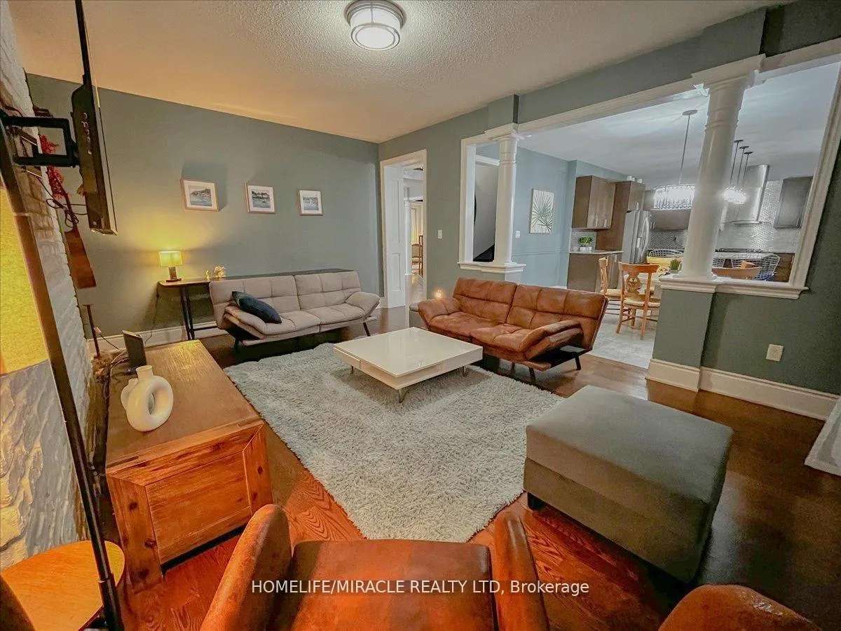 Photo 10 of 7 Riley Street, Innisfil, Cookstown — HOMEH