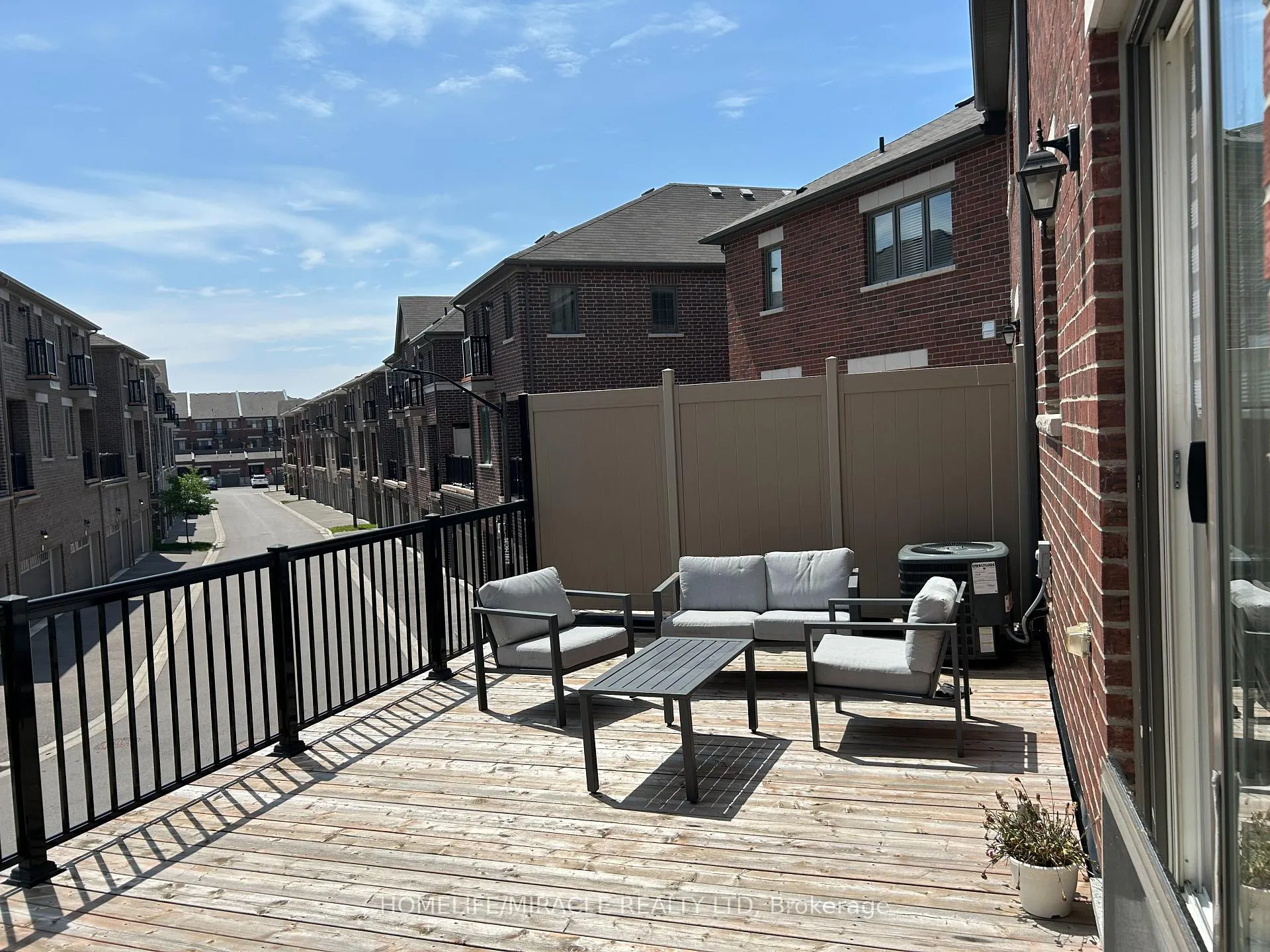 Photo 14 of 26 Fiesta Way, Whitby, Blue Grass Meadows — HOMEH