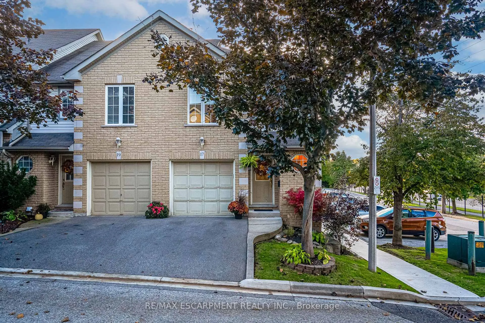 Photo 1 of Unit 17, 31 Moss Boulevard, Hamilton, Dundas — HOMEH