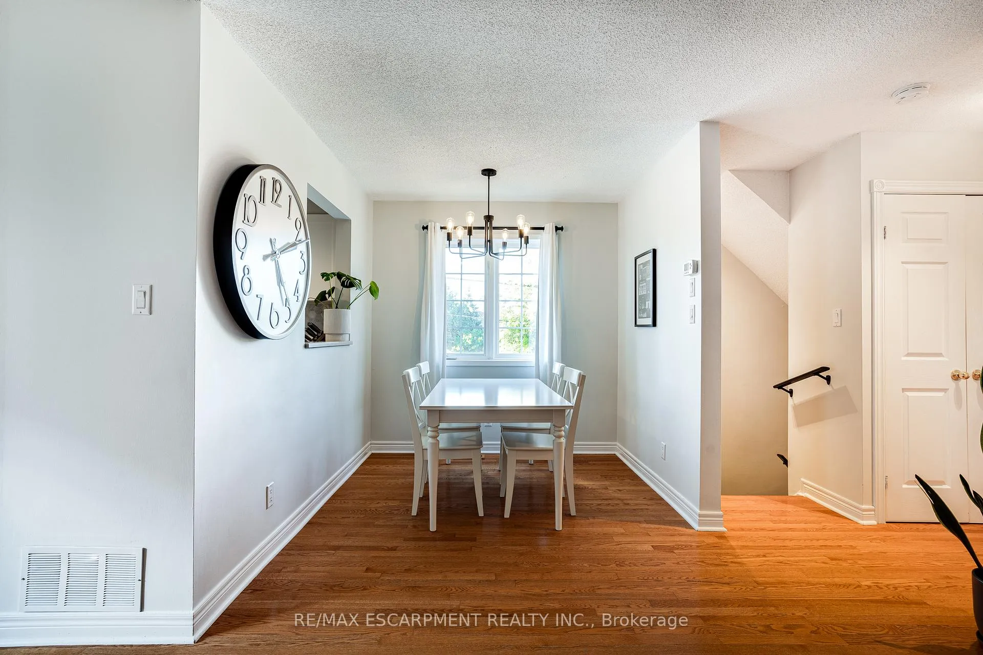 Photo 6 of Unit 17, 31 Moss Boulevard, Hamilton, Dundas — HOMEH