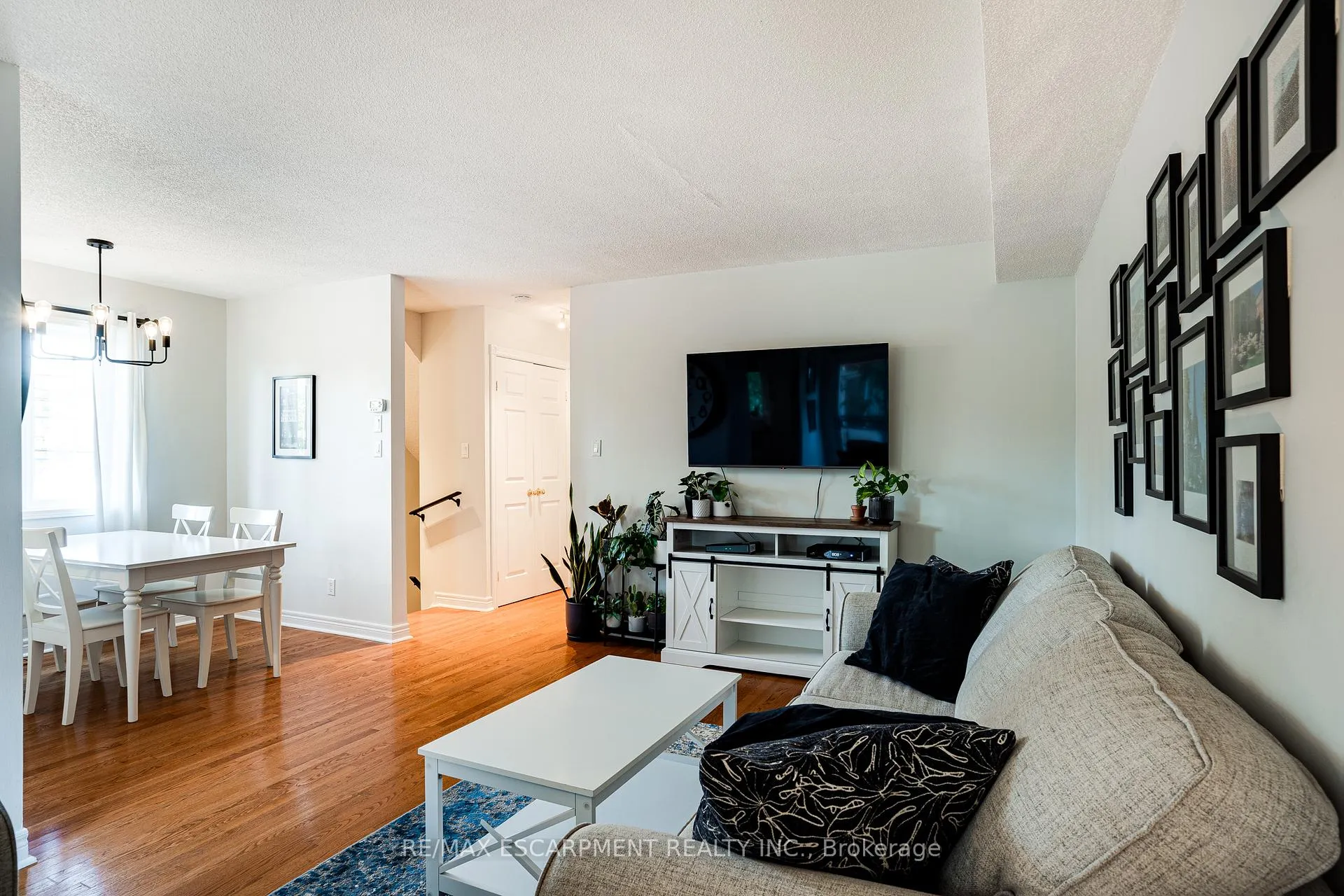 Photo 11 of Unit 17, 31 Moss Boulevard, Hamilton, Dundas — HOMEH