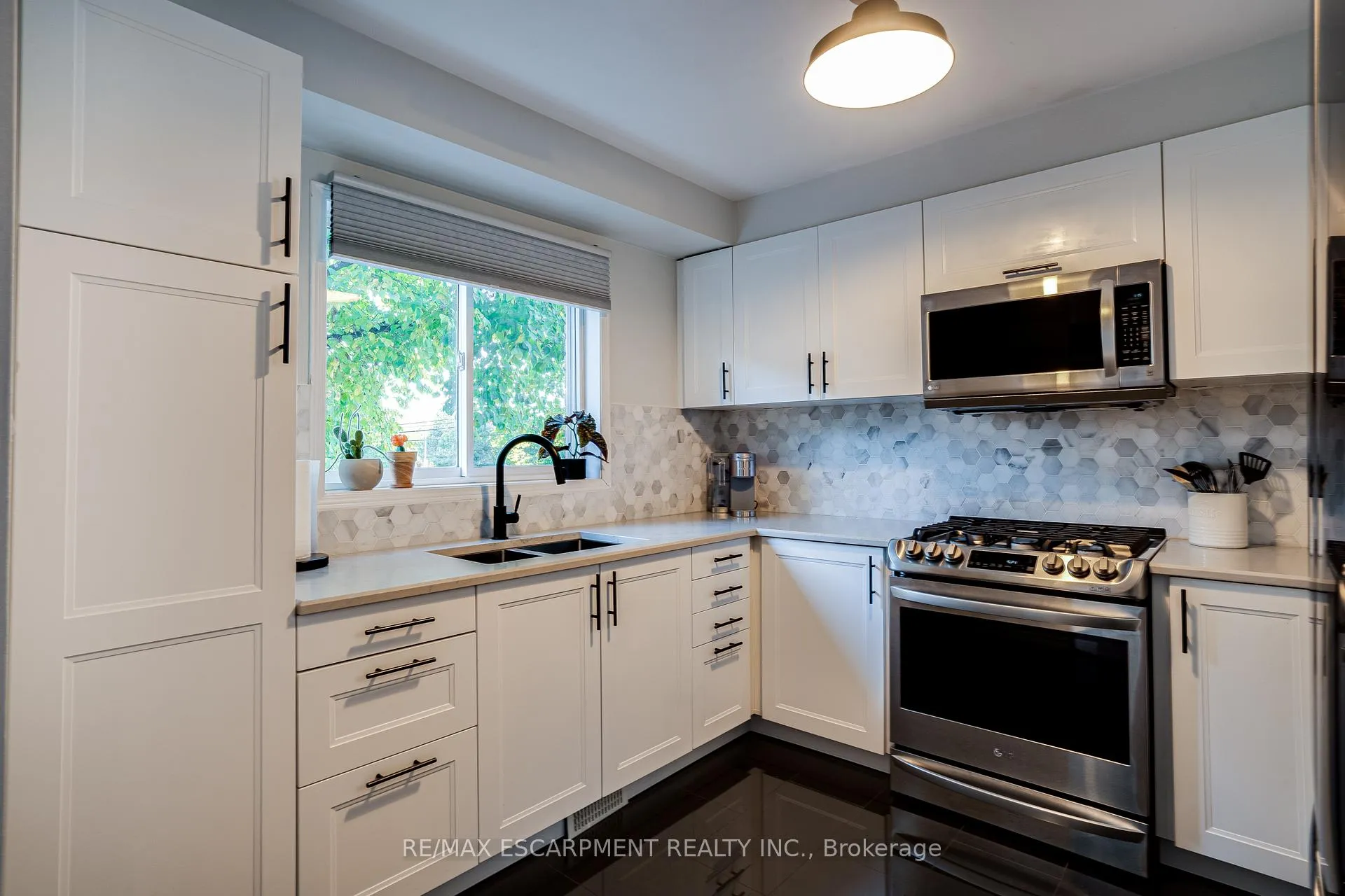 Photo 15 of Unit 17, 31 Moss Boulevard, Hamilton, Dundas — HOMEH